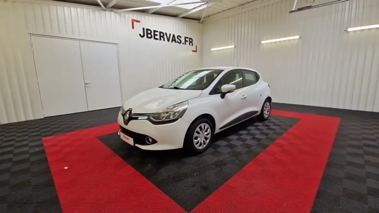 Renault Clio IV SociÃ©tÃ© Air MÃ©diaNav dCi 75 eco2 9