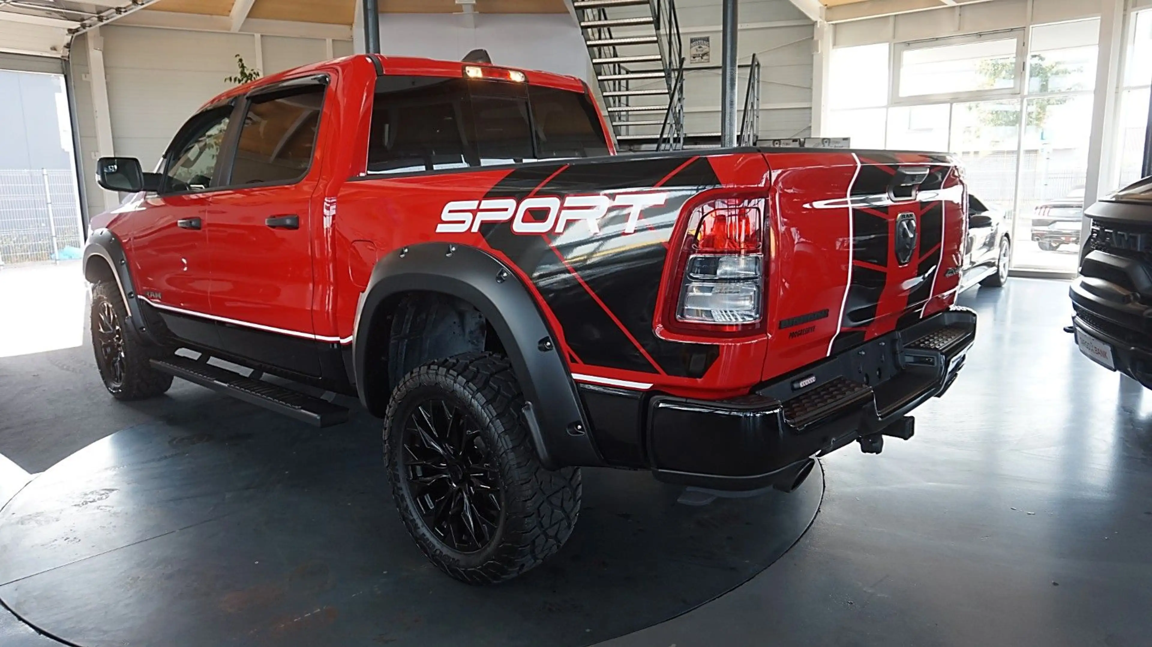 Dodge RAM 1500 HEMI 5.7l Crew-Cab*SPORT*Navi*Alu20*AHK — photo 6