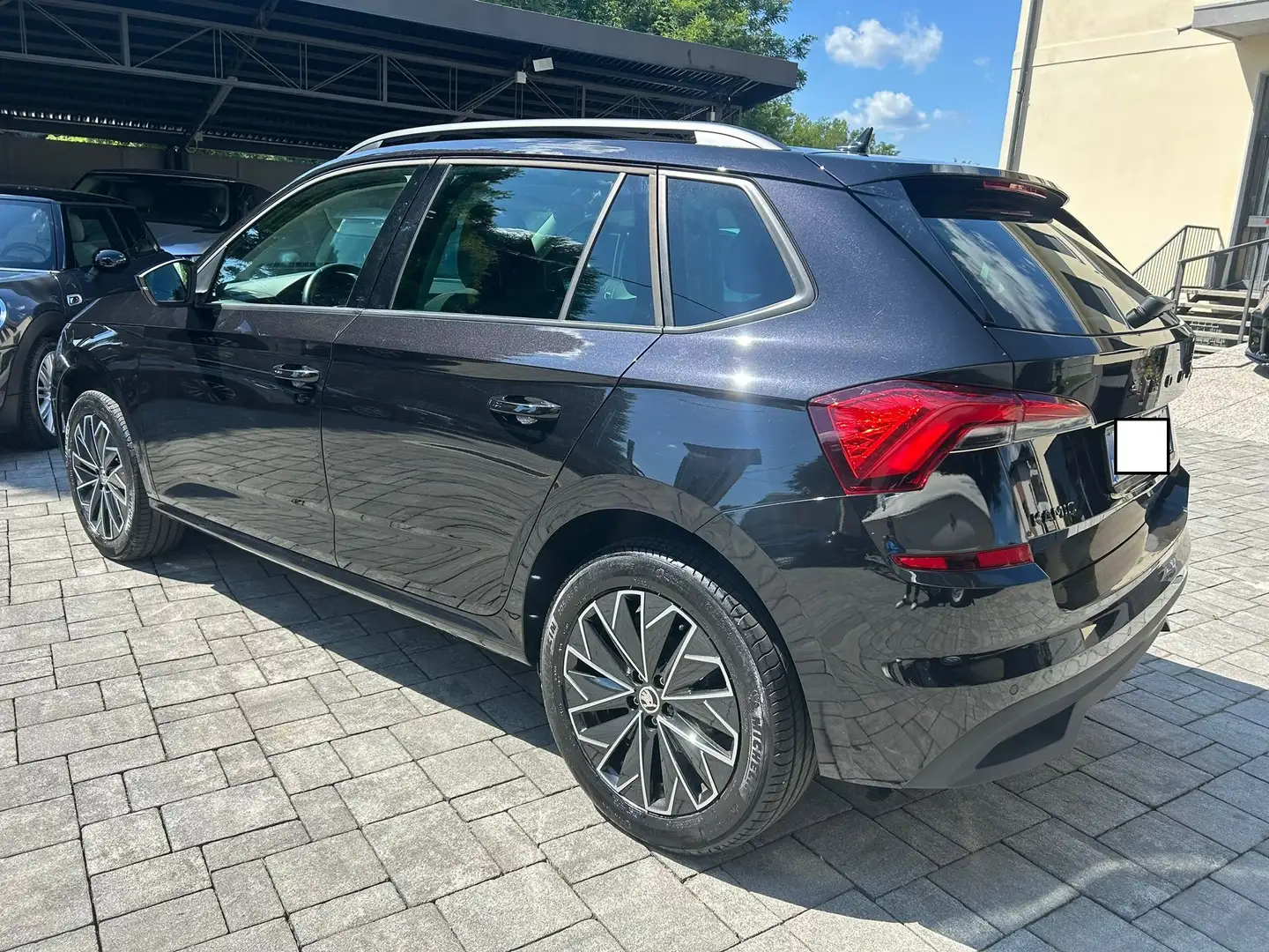 Skoda Kamiq Kamiq 1.0 tsi Black Dots 95cv FARI LED-CERCHI 17" Negro - 2