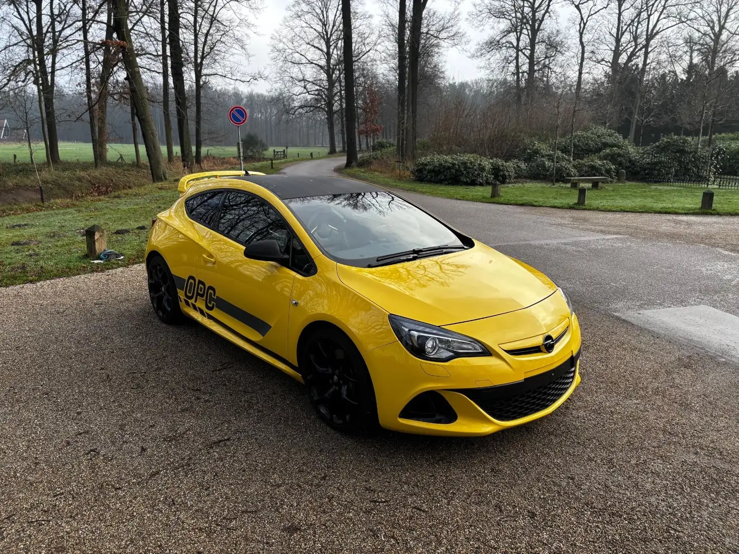 Opel Astra J GTC OPC Turbo *Unfallfrei*Scheckheft*TOP Gelb - 1