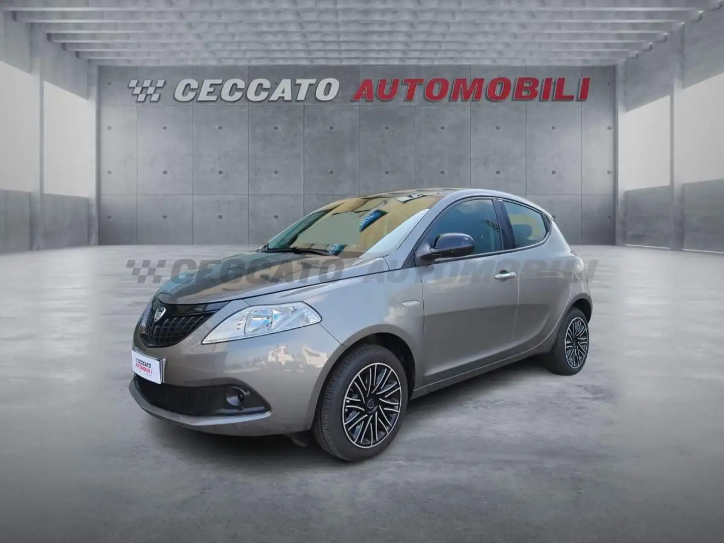 Lancia Ypsilon Ypsilon 1.0 firefly hybrid Oro s&s 70cv Grijs - 1