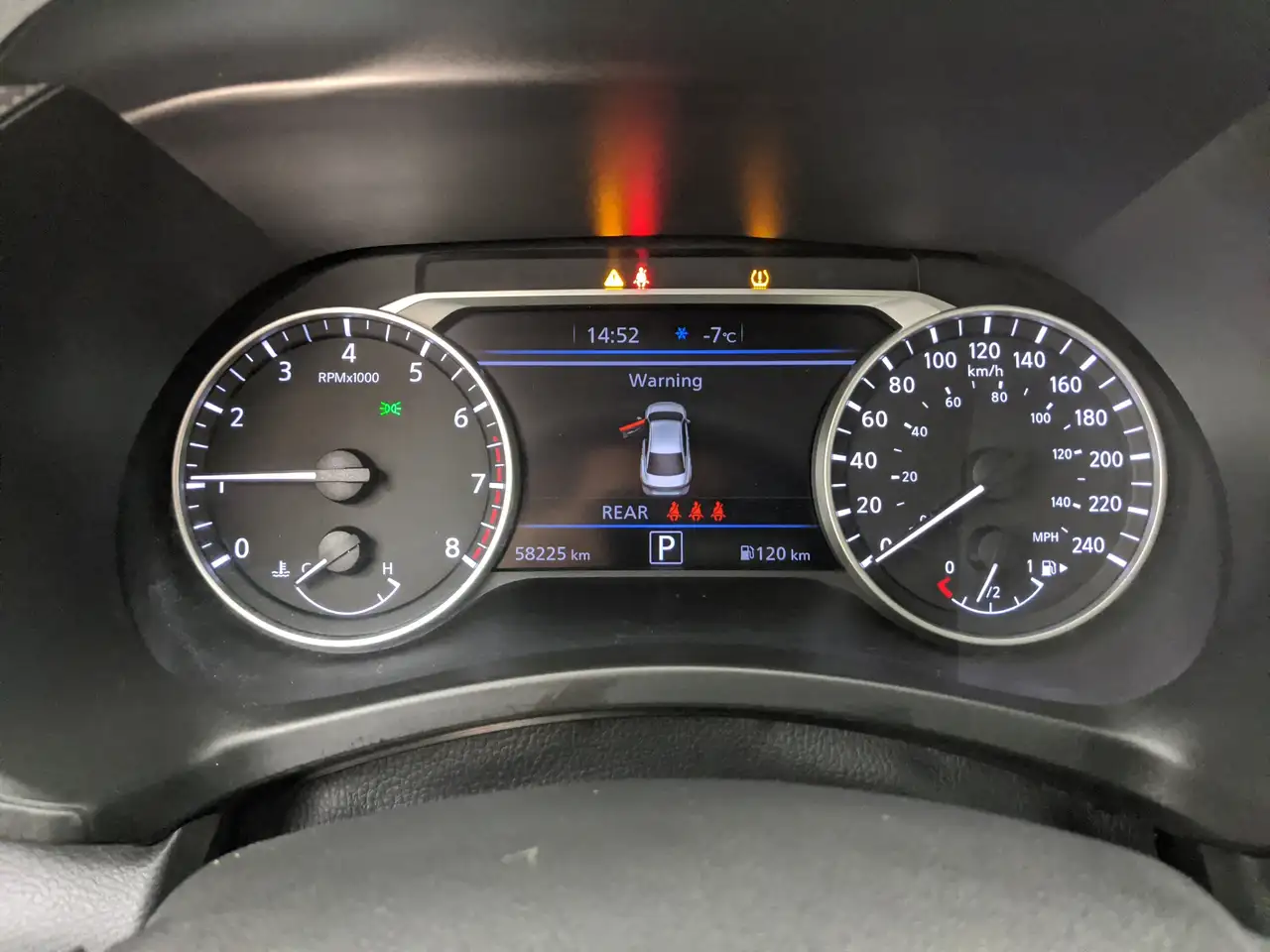 Nissan Sentra снимка Nissan Sentra