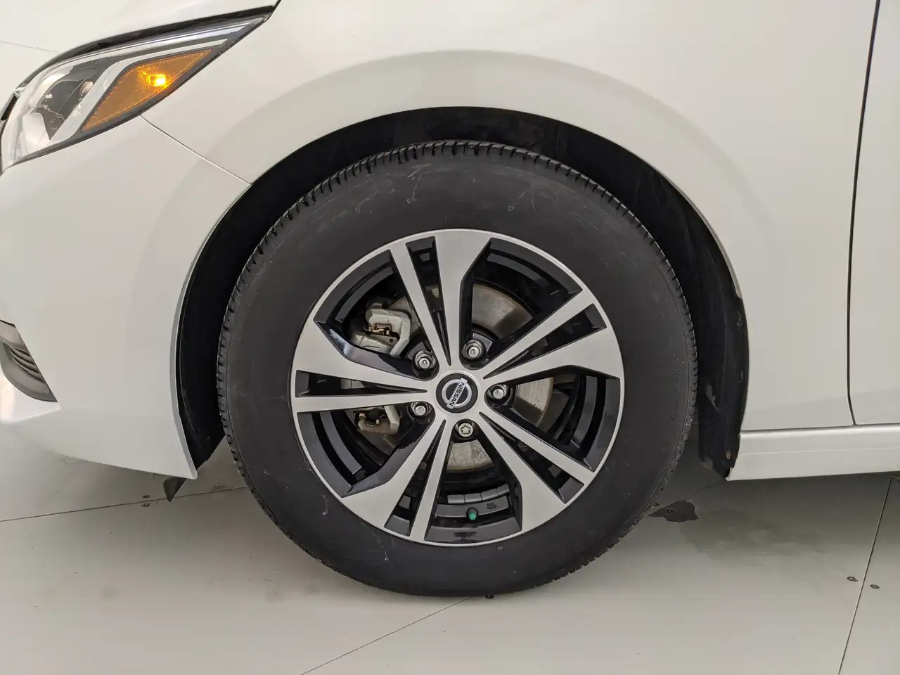 Nissan Sentra снимка Nissan Sentra