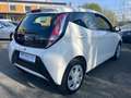 Toyota Aygo AYGO x-play/Klima/5Türer/8xReifen/BT/LED Weiß - thumbnail 4
