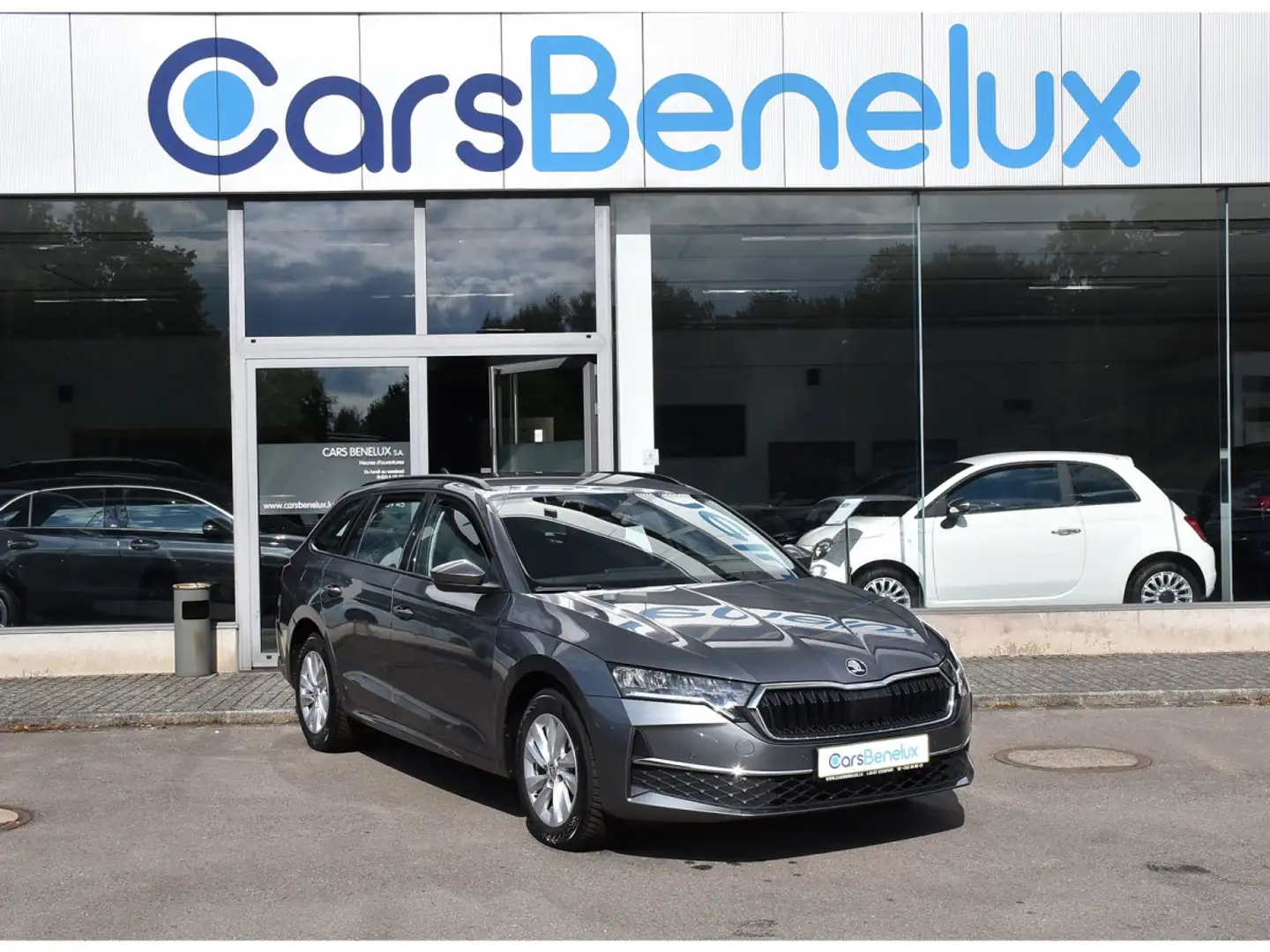 Skoda Octavia Combi 2.0 TDI Selection DSG SG CHFF ACC LANE CAM Gris - 1