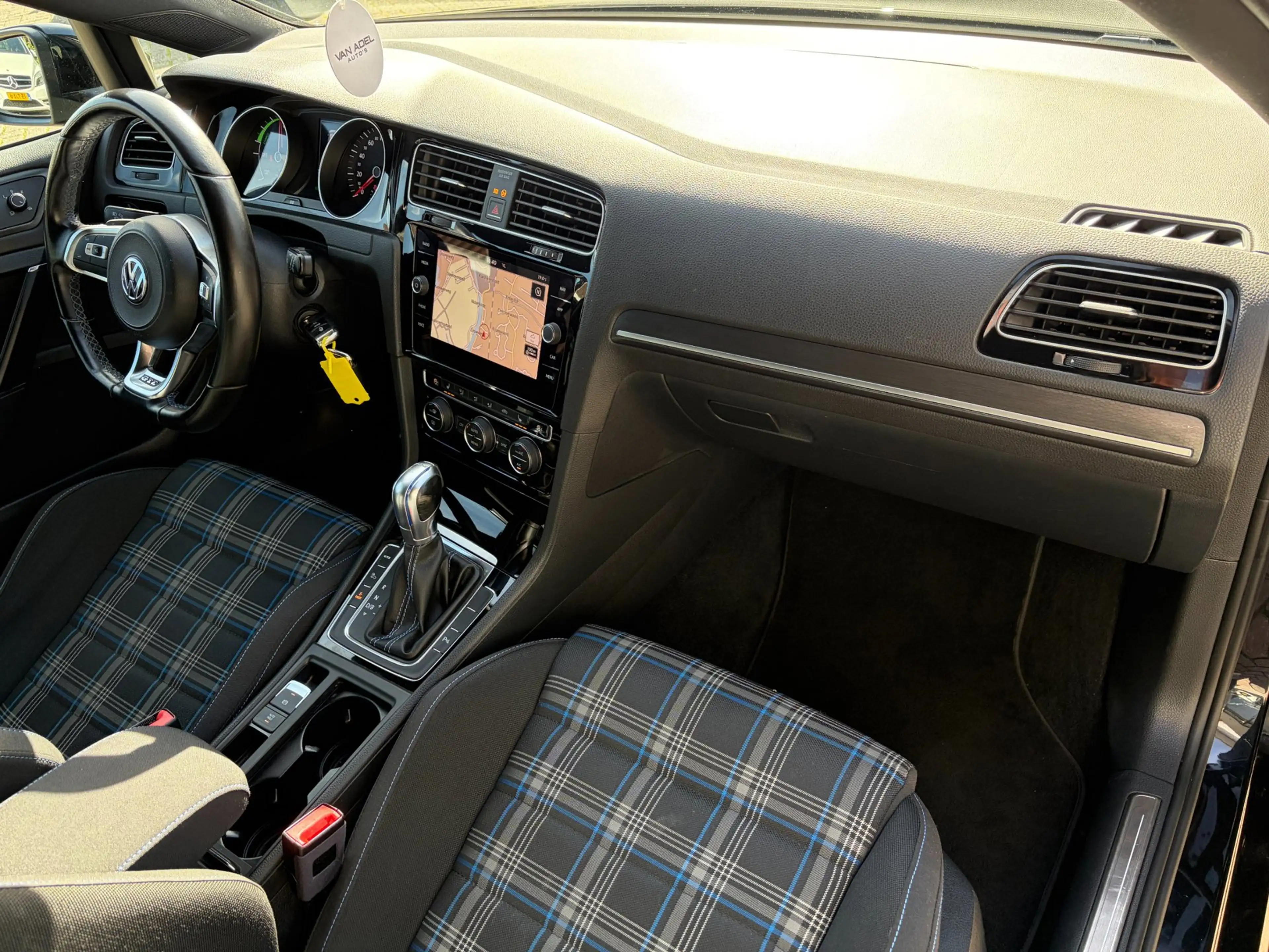 Volkswagen Golf GTE 1.4 TSI PHEV Adap.Cruise Navi Clima Park.Sens Deal — photo 8
