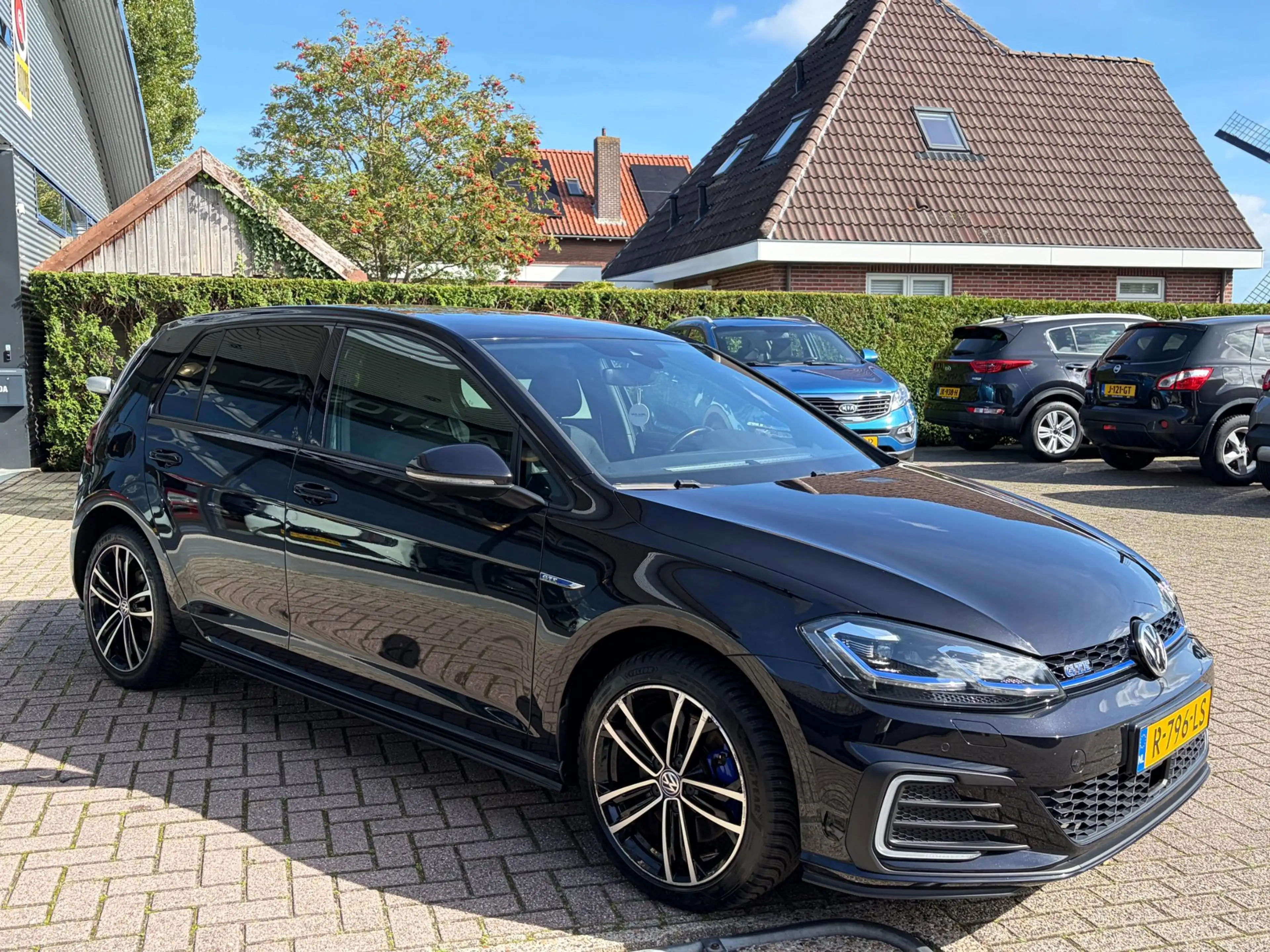 Volkswagen Golf GTE 1.4 TSI PHEV Adap.Cruise Navi Clima Park.Sens Deal — photo 6