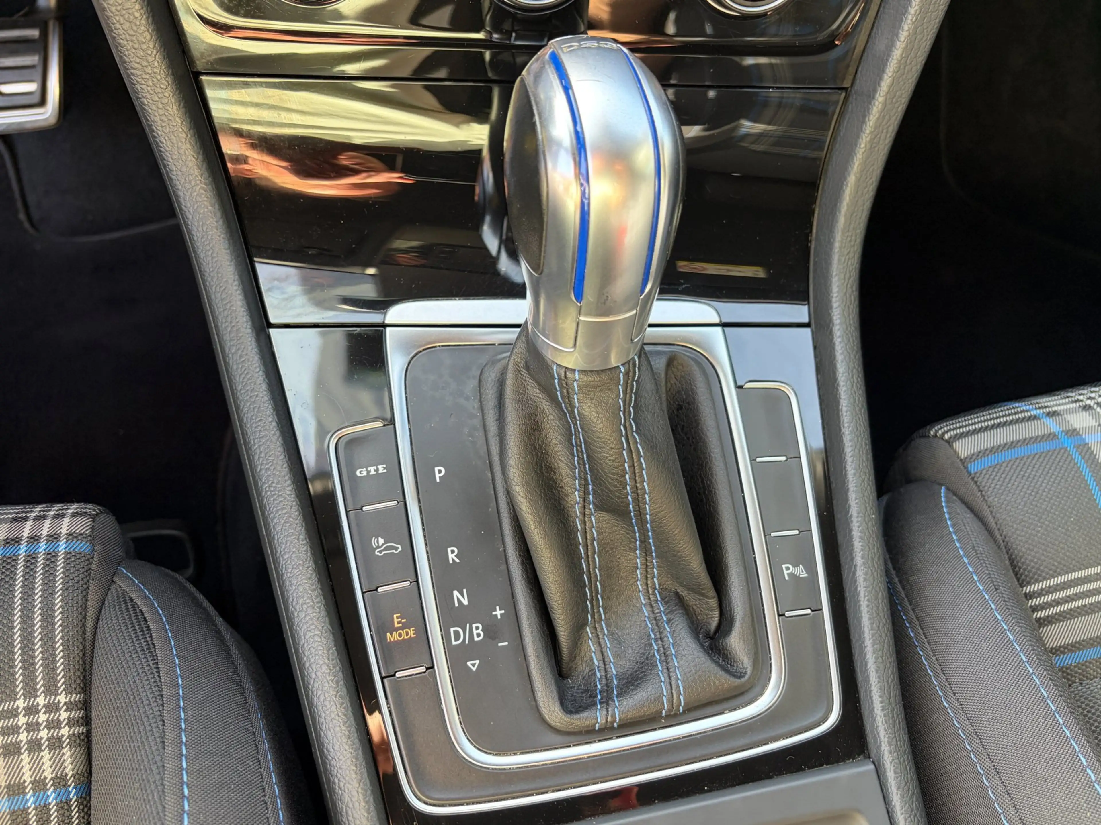 Volkswagen Golf GTE 1.4 TSI PHEV Adap.Cruise Navi Clima Park.Sens Deal — photo 13