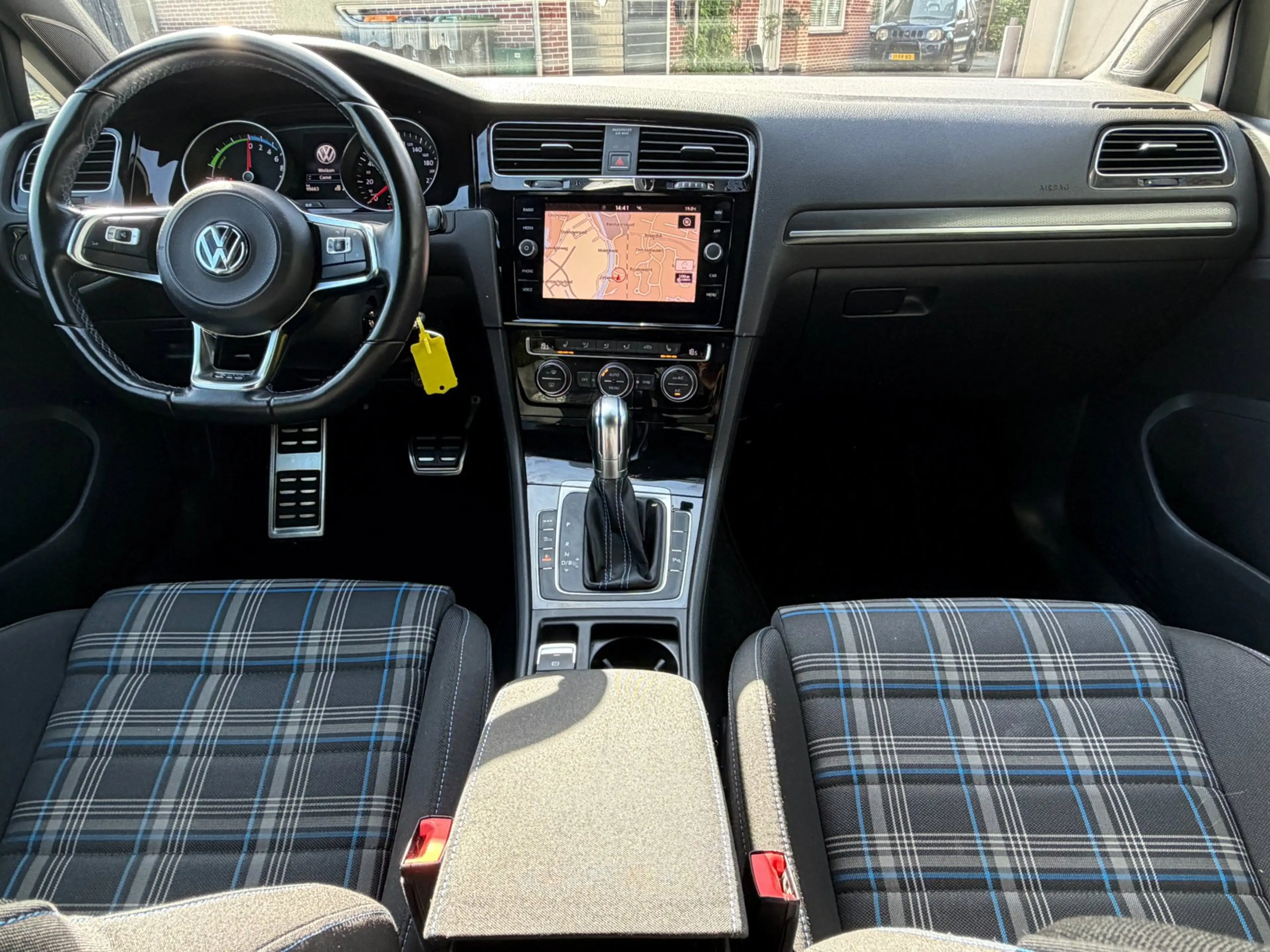 Volkswagen Golf GTE 1.4 TSI PHEV Adap.Cruise Navi Clima Park.Sens Deal — photo 10