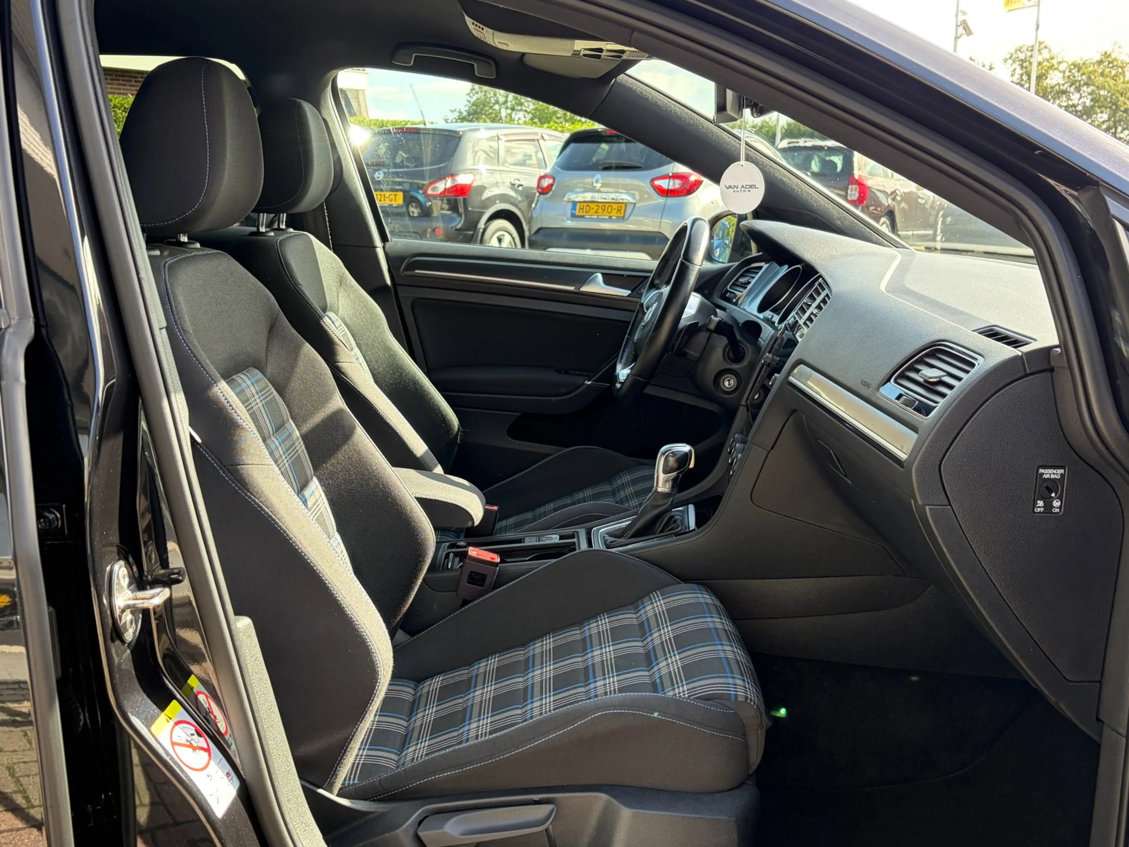Volkswagen Golf GTE 1.4 TSI PHEV Adap.Cruise Navi Clima Park.Sens Deal — photo 7