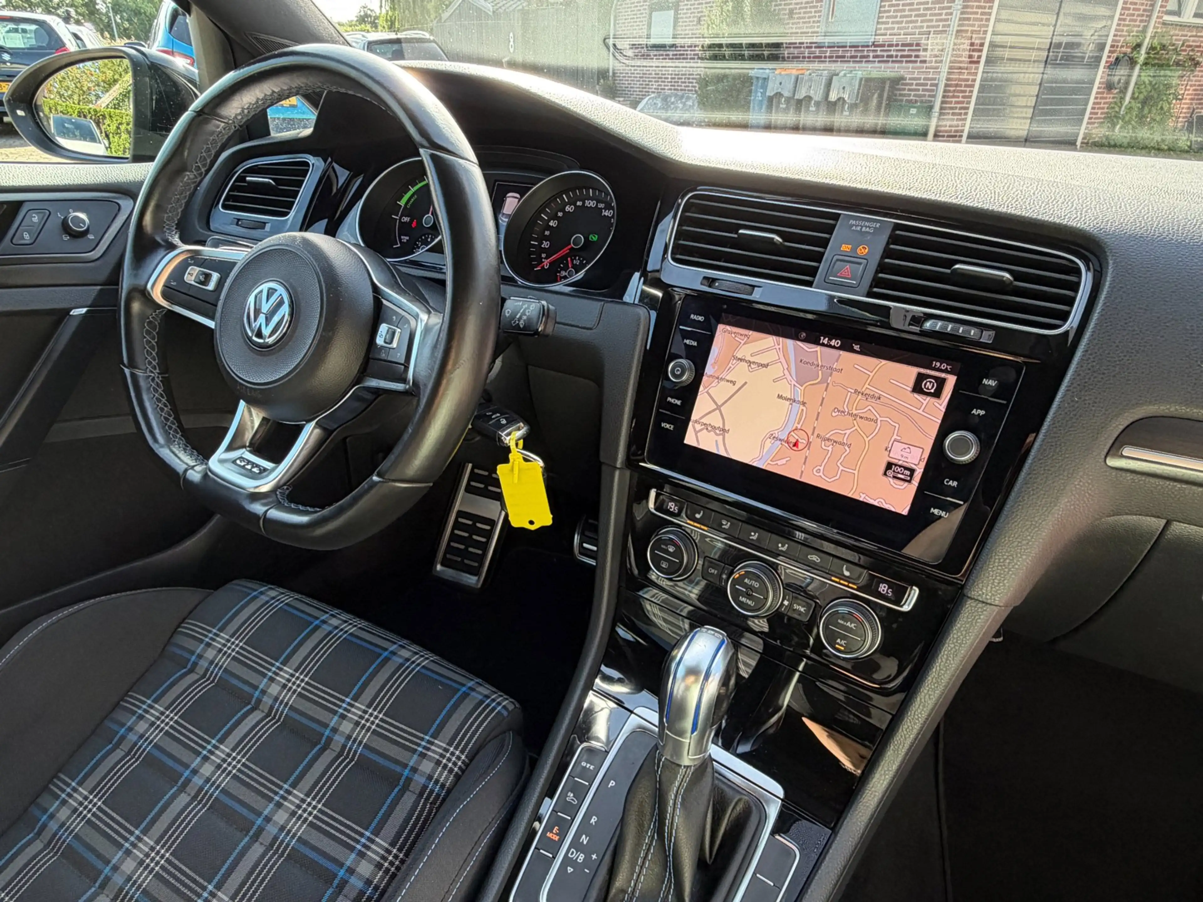 Volkswagen Golf GTE 1.4 TSI PHEV Adap.Cruise Navi Clima Park.Sens Deal — photo 9