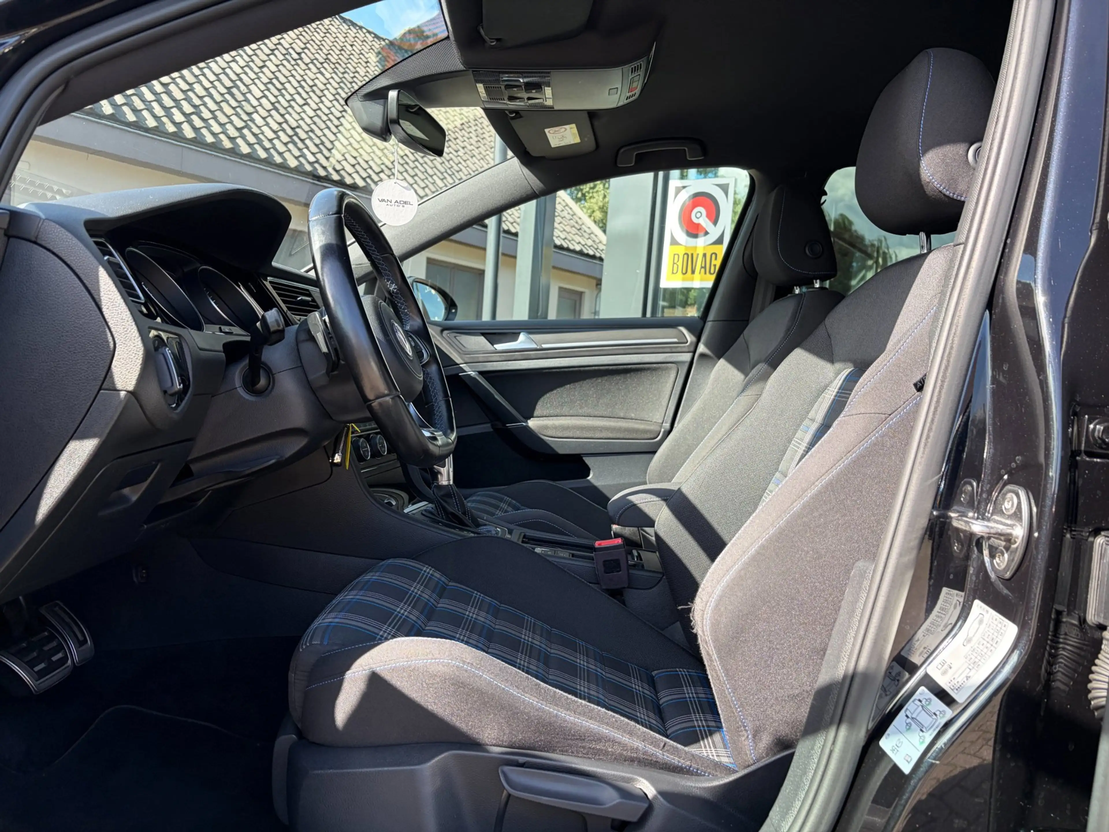 Volkswagen Golf GTE 1.4 TSI PHEV Adap.Cruise Navi Clima Park.Sens Deal — photo 14