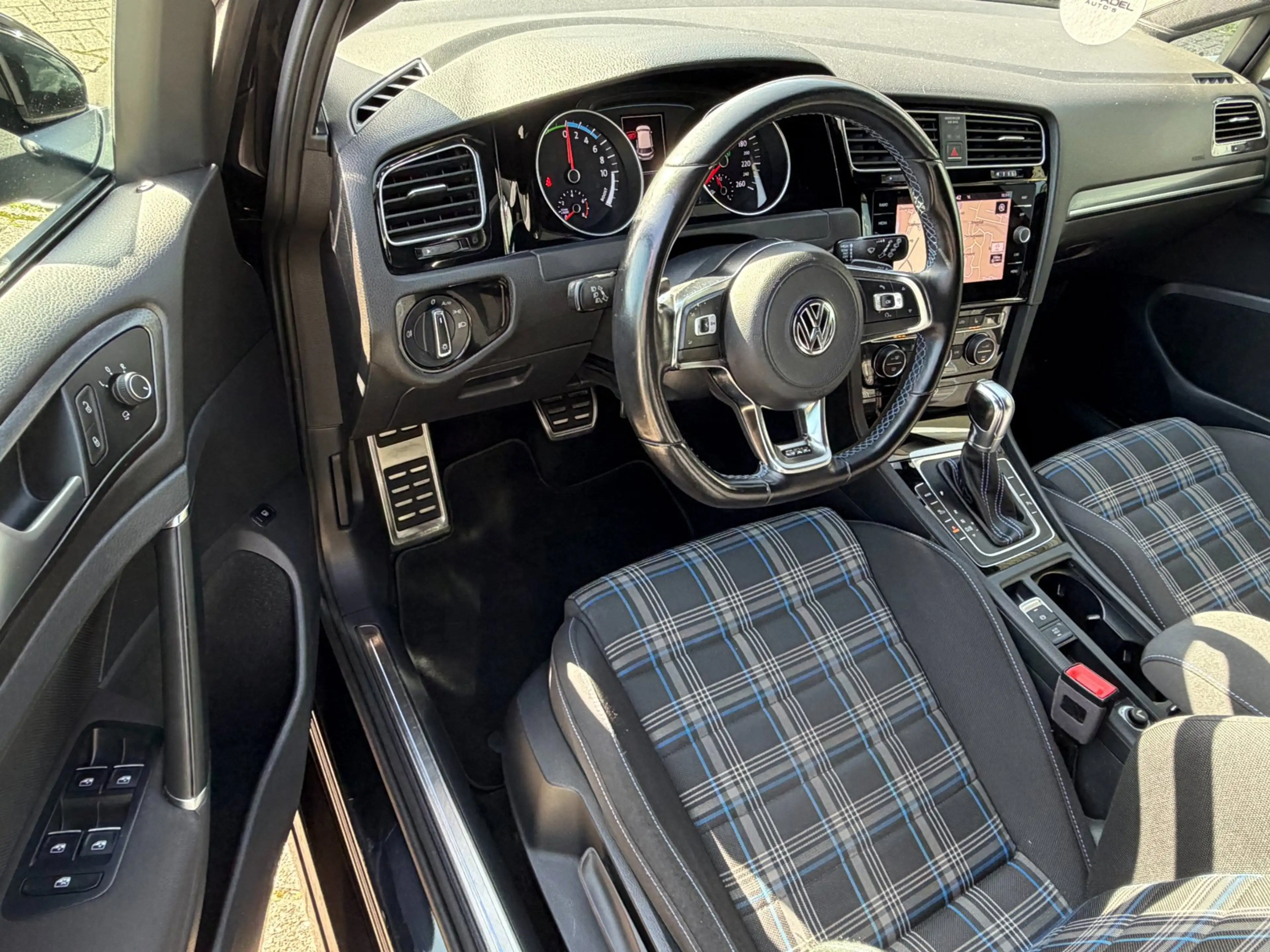 Volkswagen Golf GTE 1.4 TSI PHEV Adap.Cruise Navi Clima Park.Sens Deal — photo 15