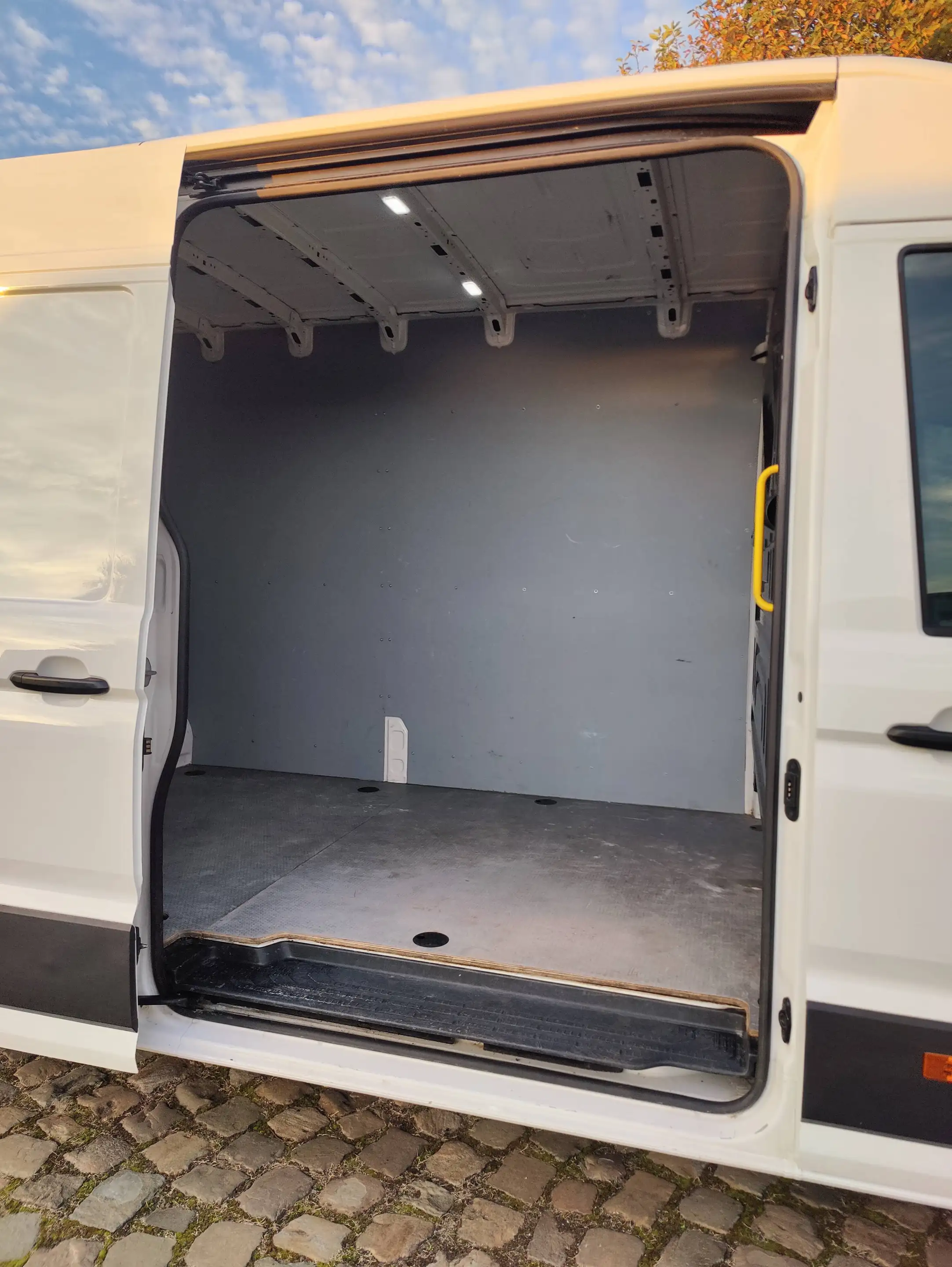 Volkswagen Crafter Crafter 2.0 CR TDi L4H3 Aut. — photo 13