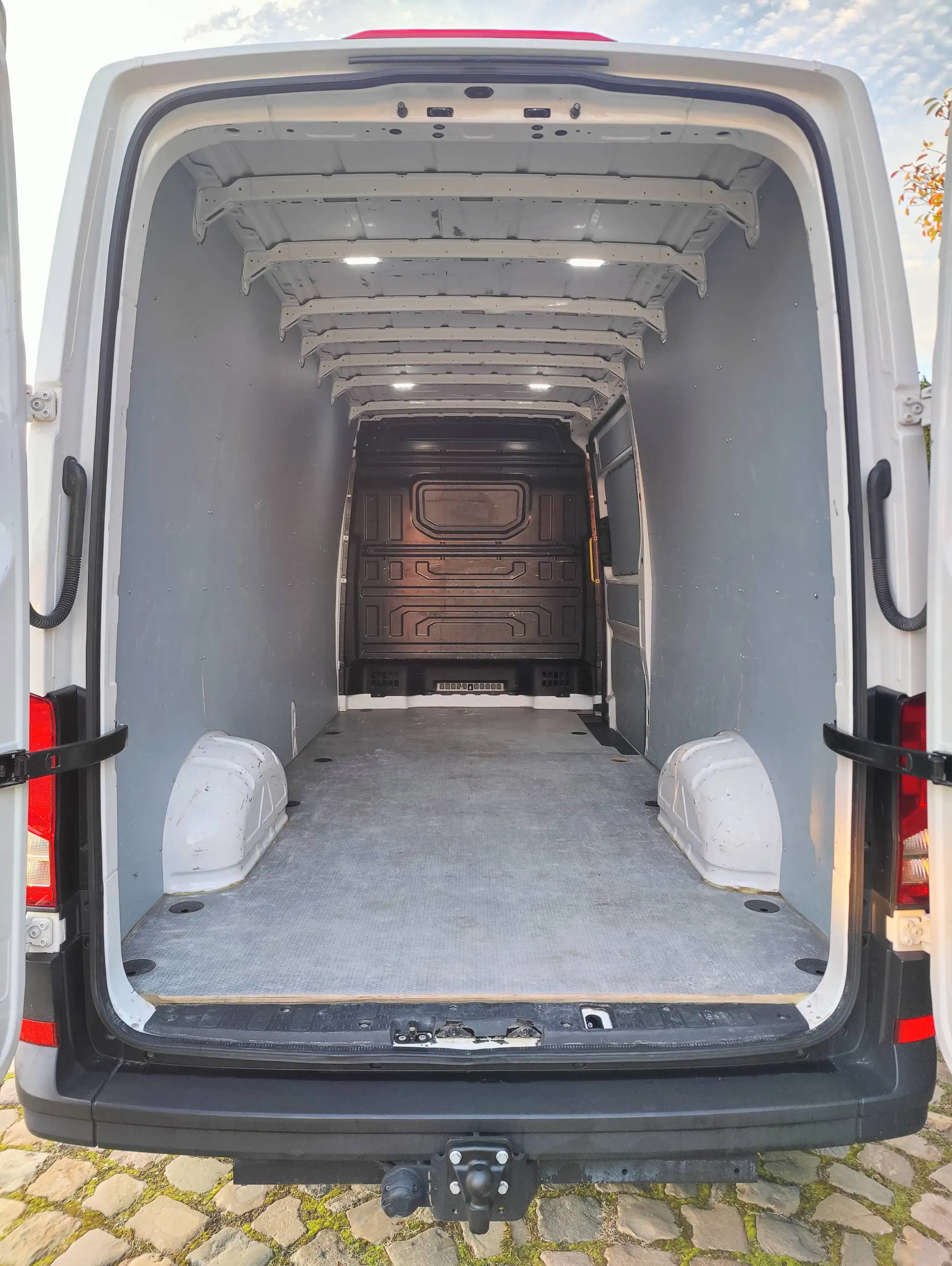 Volkswagen Crafter Crafter 2.0 CR TDi L4H3 Aut. — photo 11