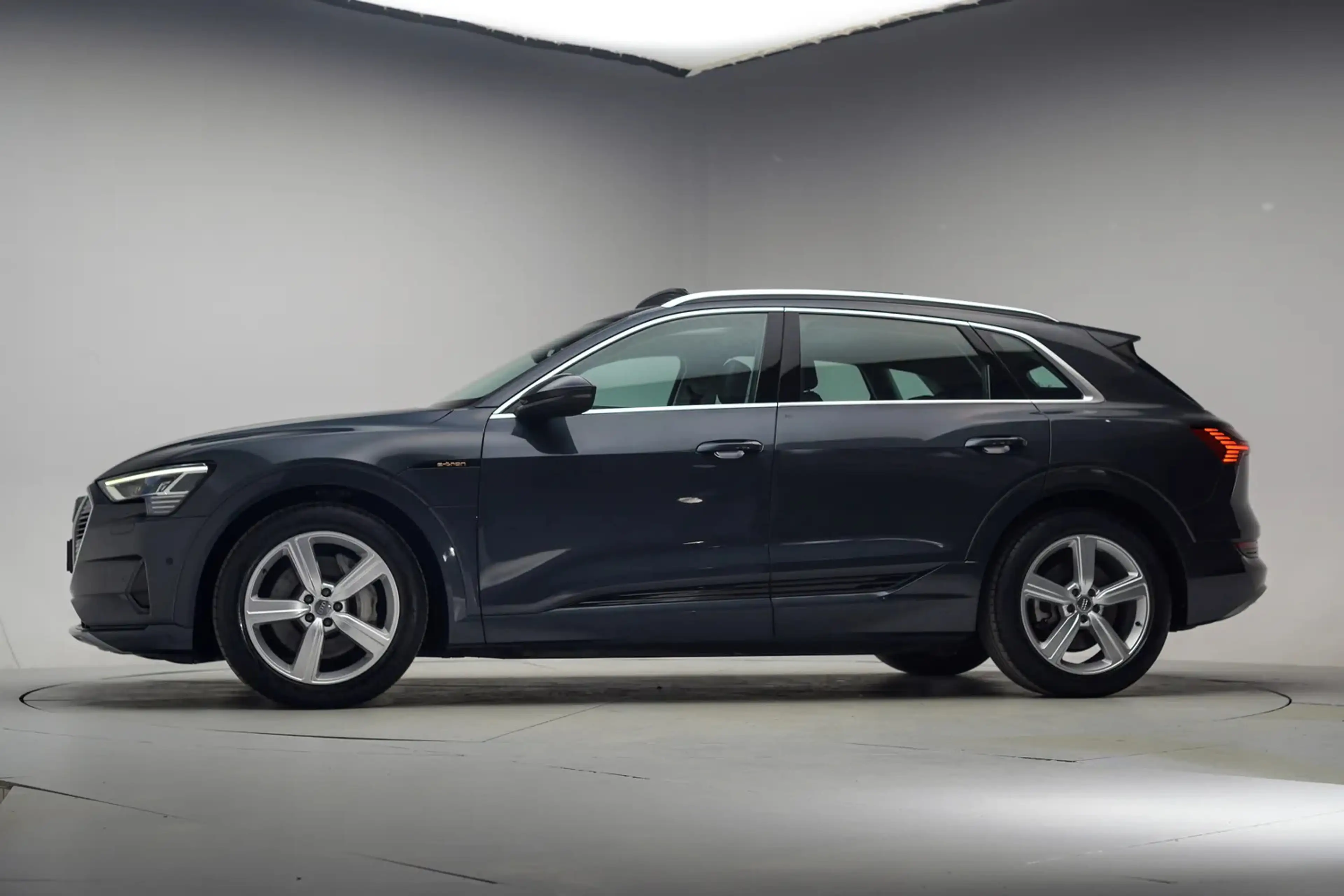 Audi e-tron 50 quattro Launch edition plus 71 kWh [ Panoramada — photo 2