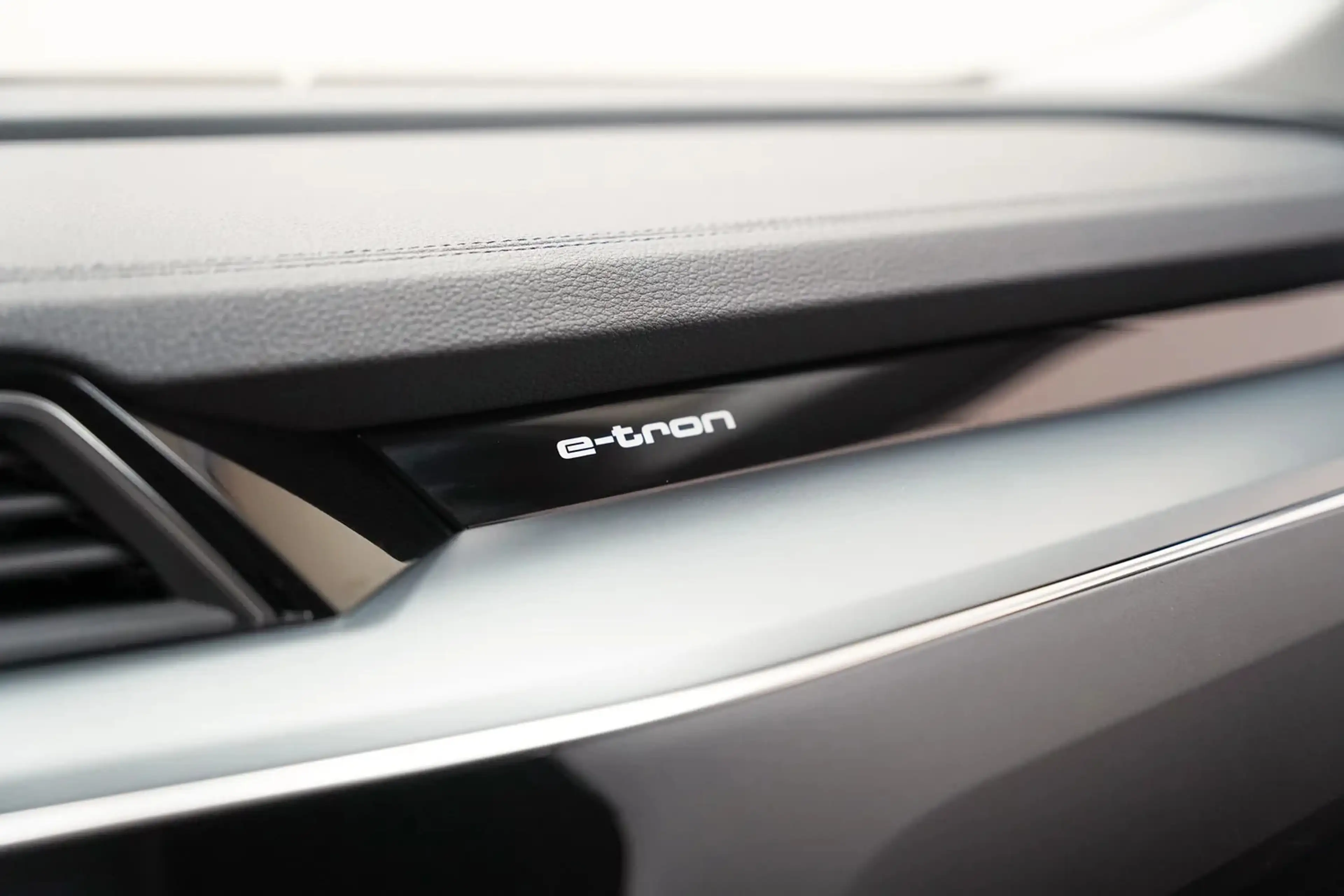 Audi e-tron 50 quattro Launch edition plus 71 kWh [ Panoramada — photo 13