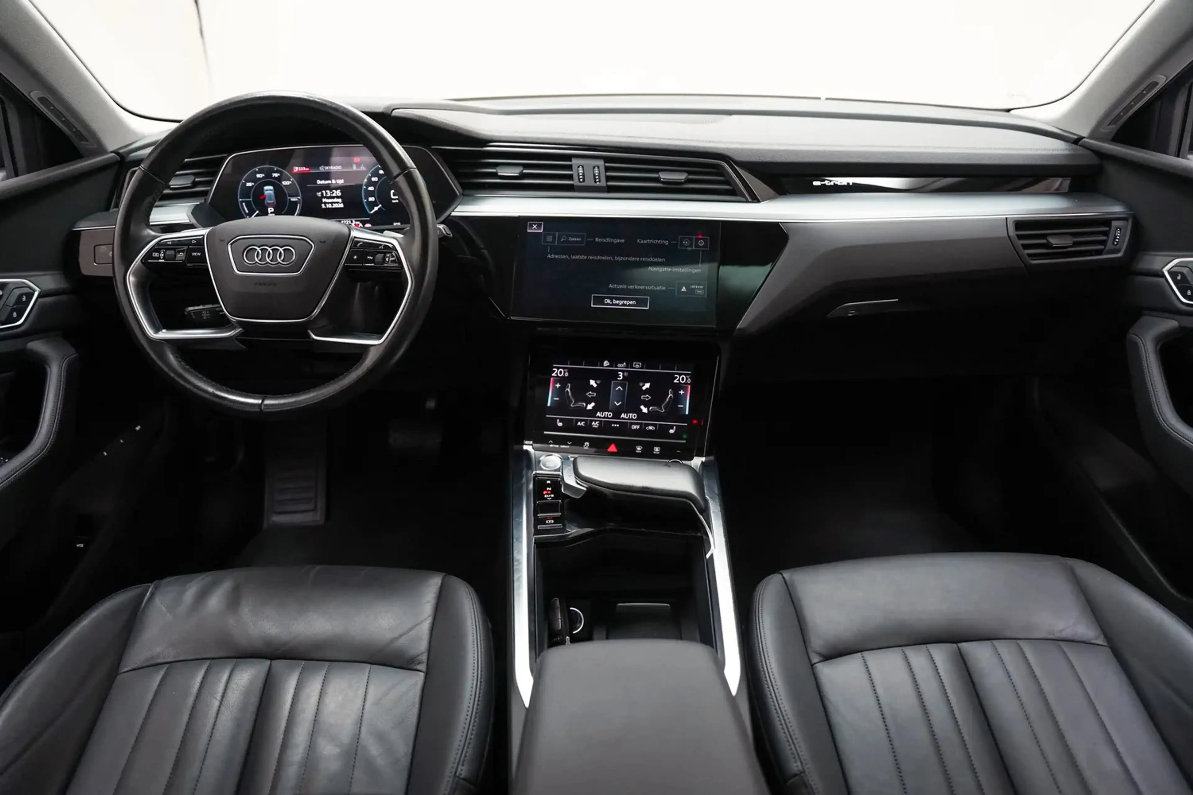 Audi e-tron 50 quattro Launch edition plus 71 kWh [ Panoramada — photo 4