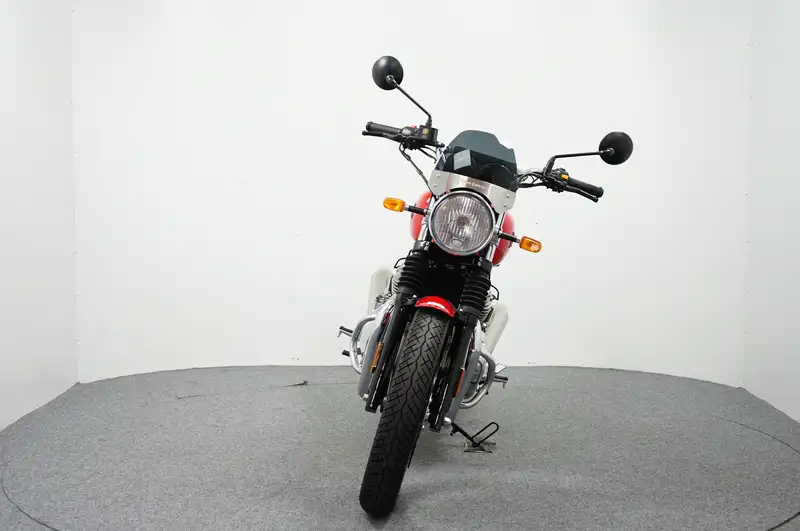 Royal Enfield Interceptor - foto 3