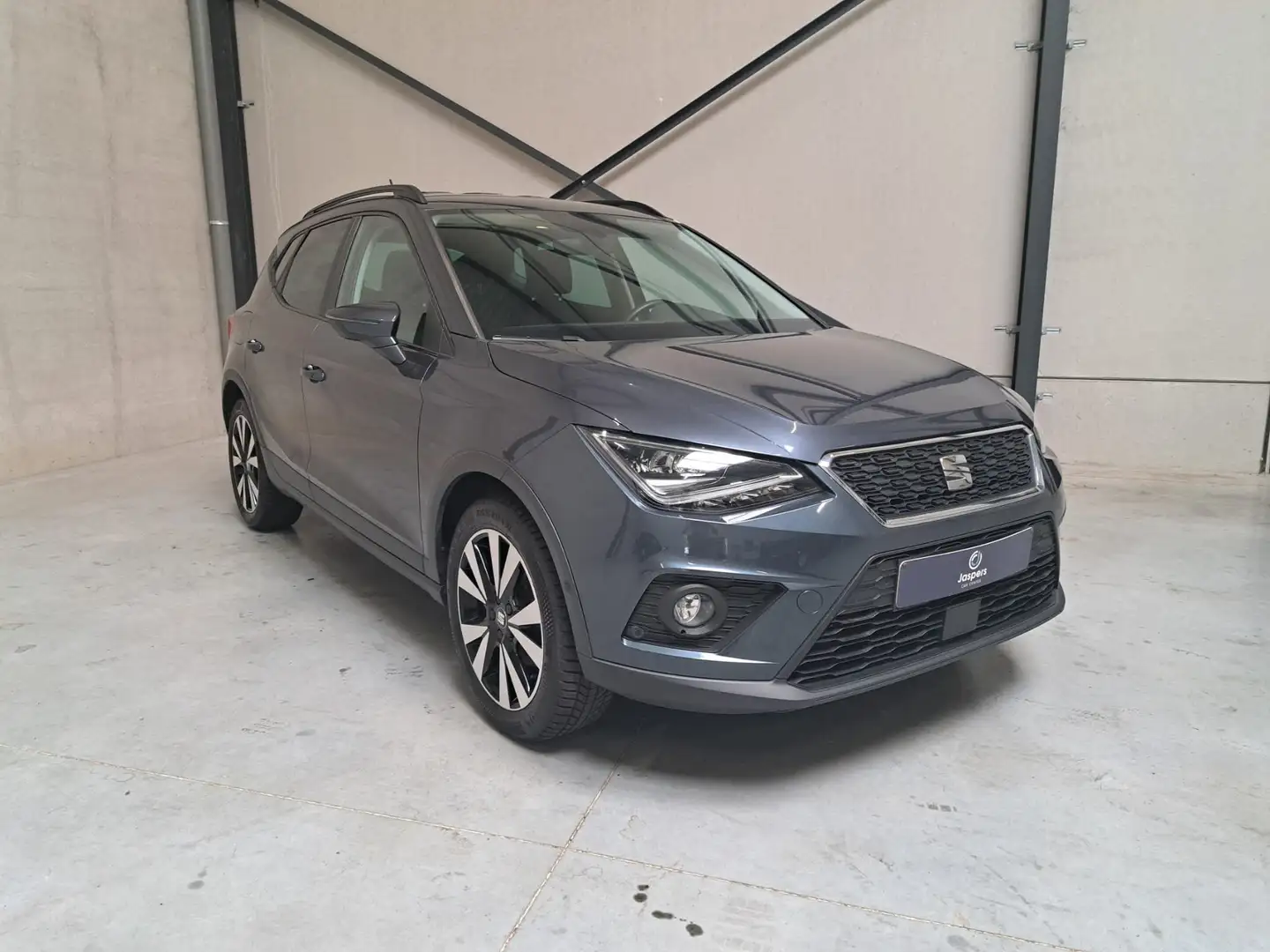 SEAT Arona 1.0 TSI DSG OPF Beats Grijs - 2