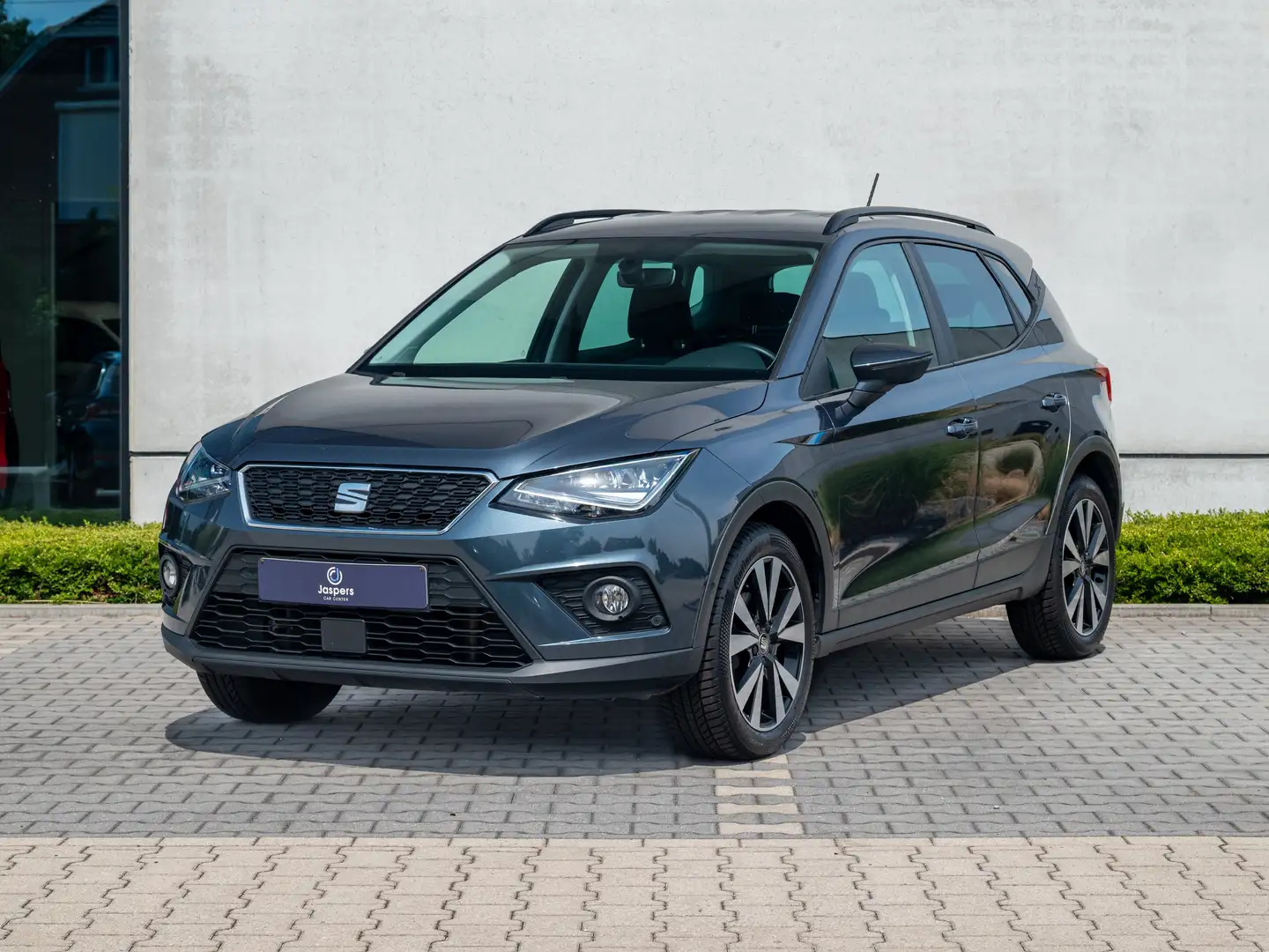 SEAT Arona 1.0 TSI DSG OPF Beats Grijs - 1