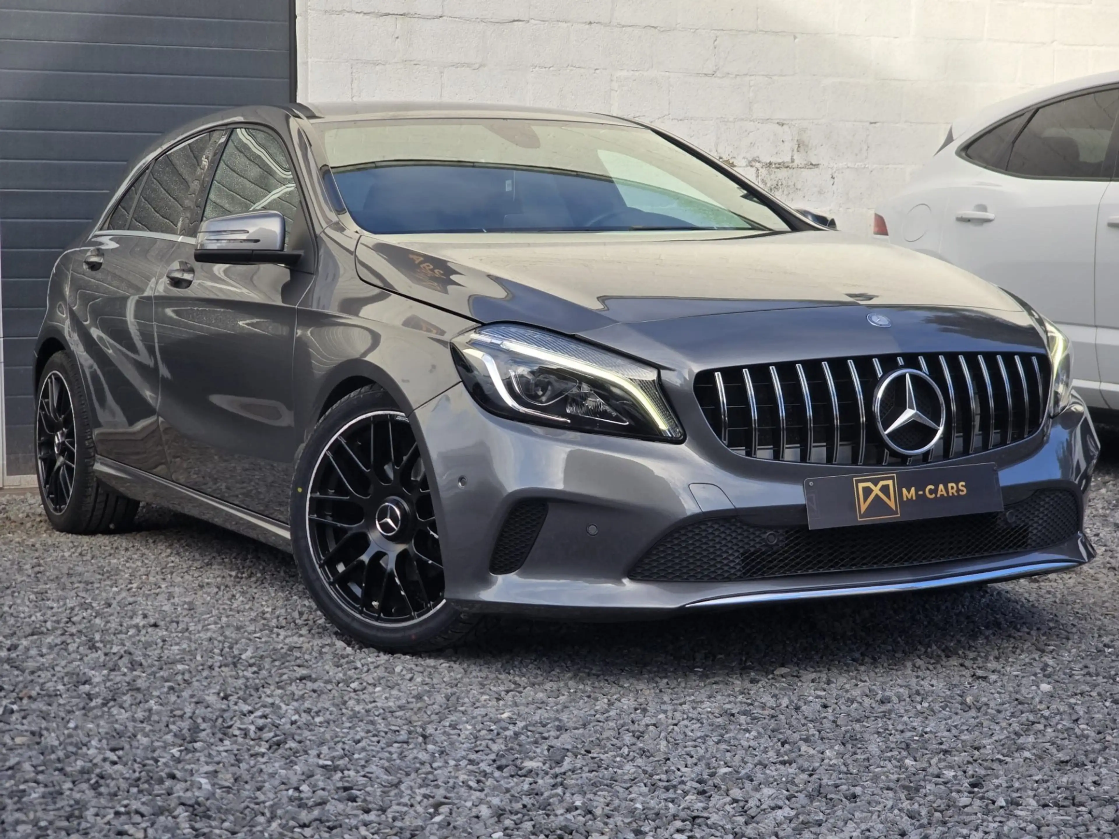 Mercedes-Benz A 200 HARMAN K * CUIR CHAUFFANT * CAMERA * — photo 2