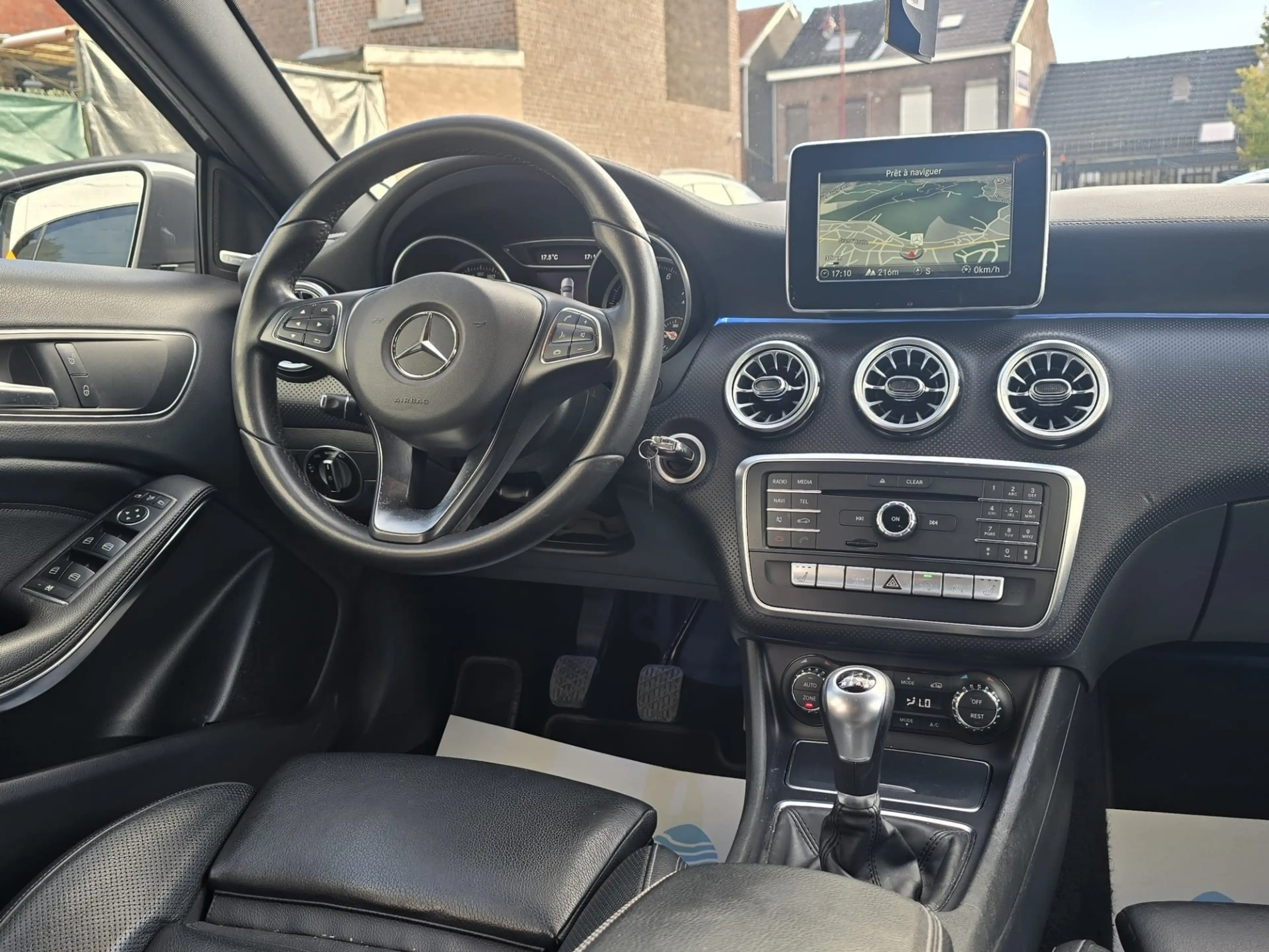 Mercedes-Benz A 200 HARMAN K * CUIR CHAUFFANT * CAMERA * — photo 9