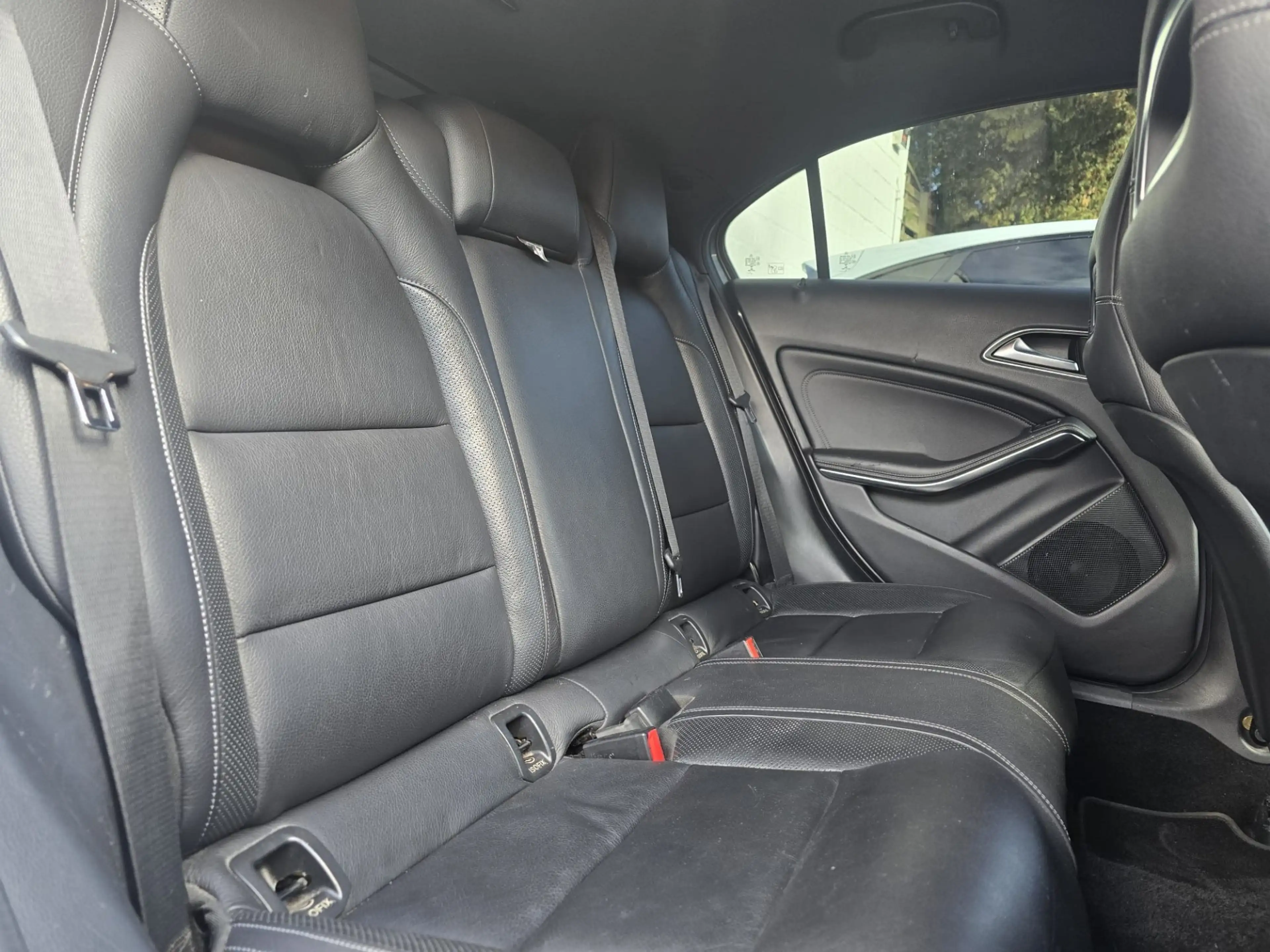 Mercedes-Benz A 200 HARMAN K * CUIR CHAUFFANT * CAMERA * — photo 8