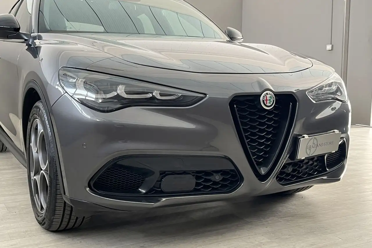 Alfa Romeo Stelvio 2023 — фото 9