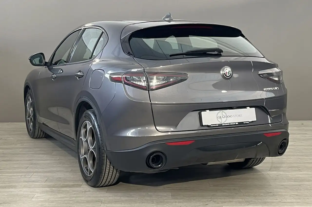 Alfa Romeo Stelvio 2023 — фото 7