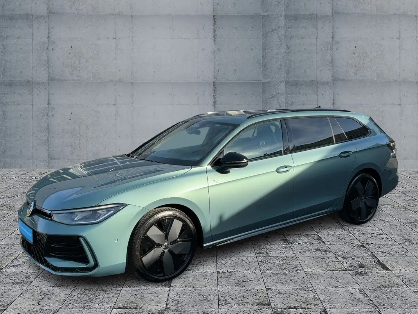 Volkswagen Passat Variant 2.0 TDI DSG R-LINE 5JG+AHK+PANO Grün - 2