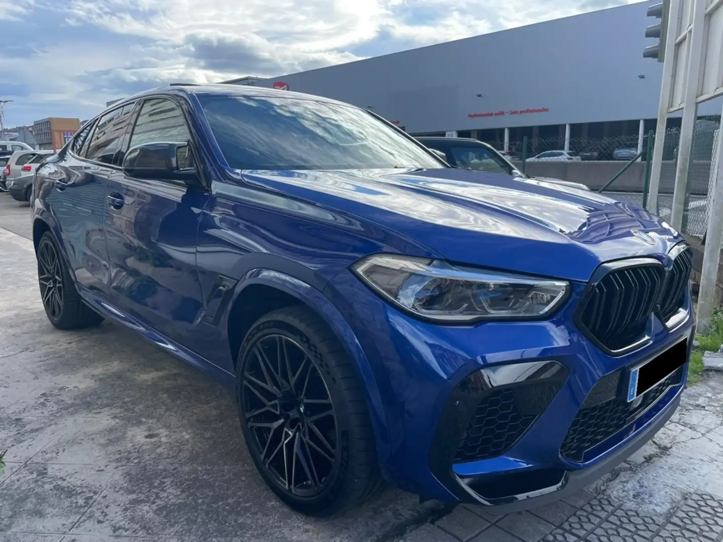 BMW X6 M Competition Blau - 2