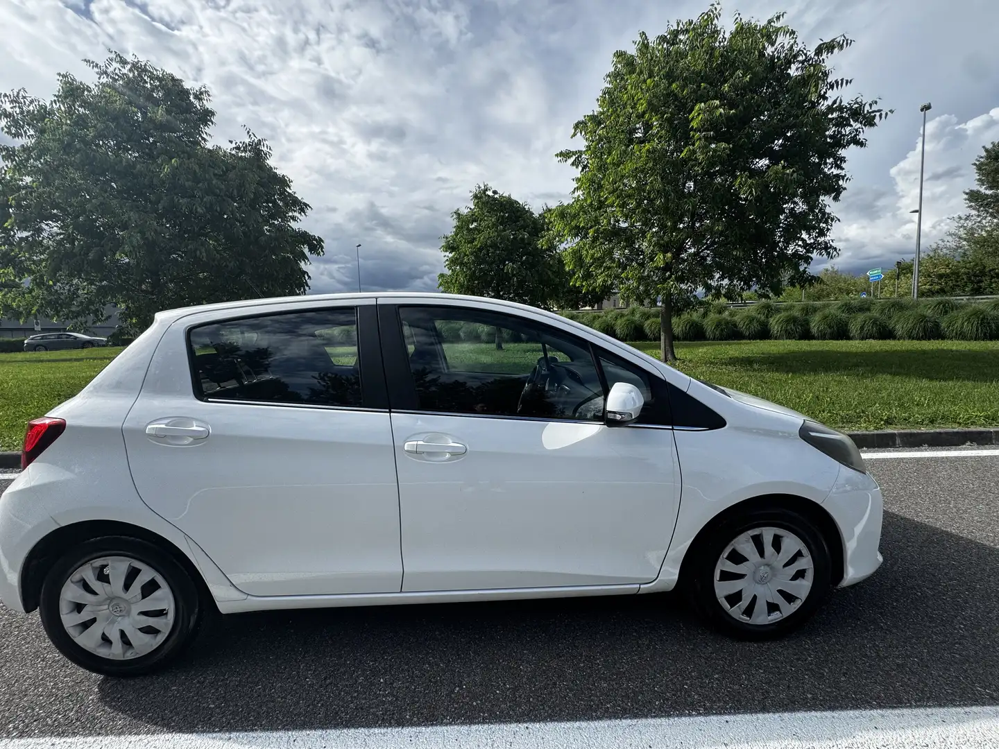 Toyota Yaris 5p 1.3 Luna my03 - 1
