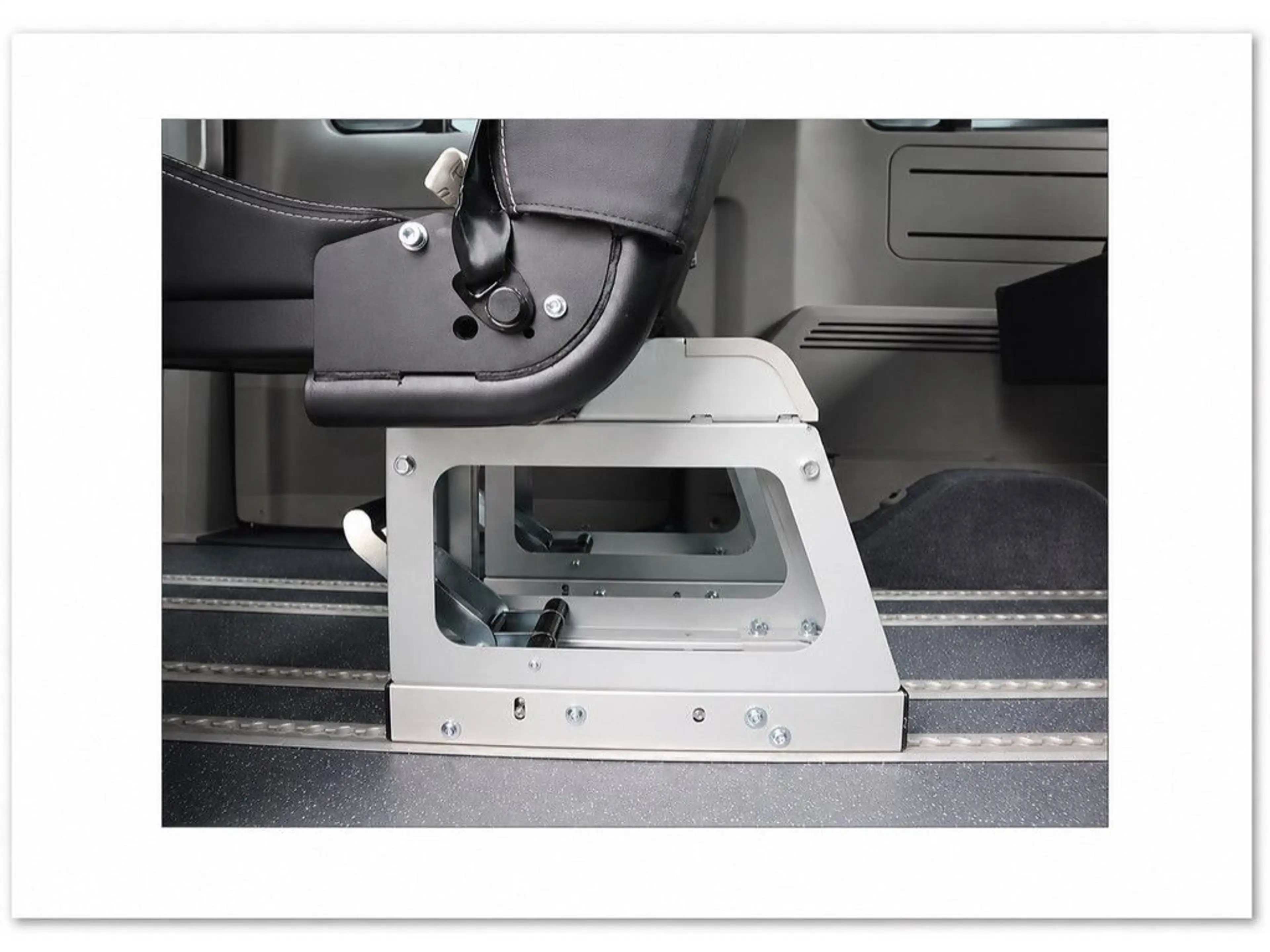 Kia PV5 Passenger Sonderumbau 6-Sitzer Schienensystem/ Schlaffunktion — photo 10