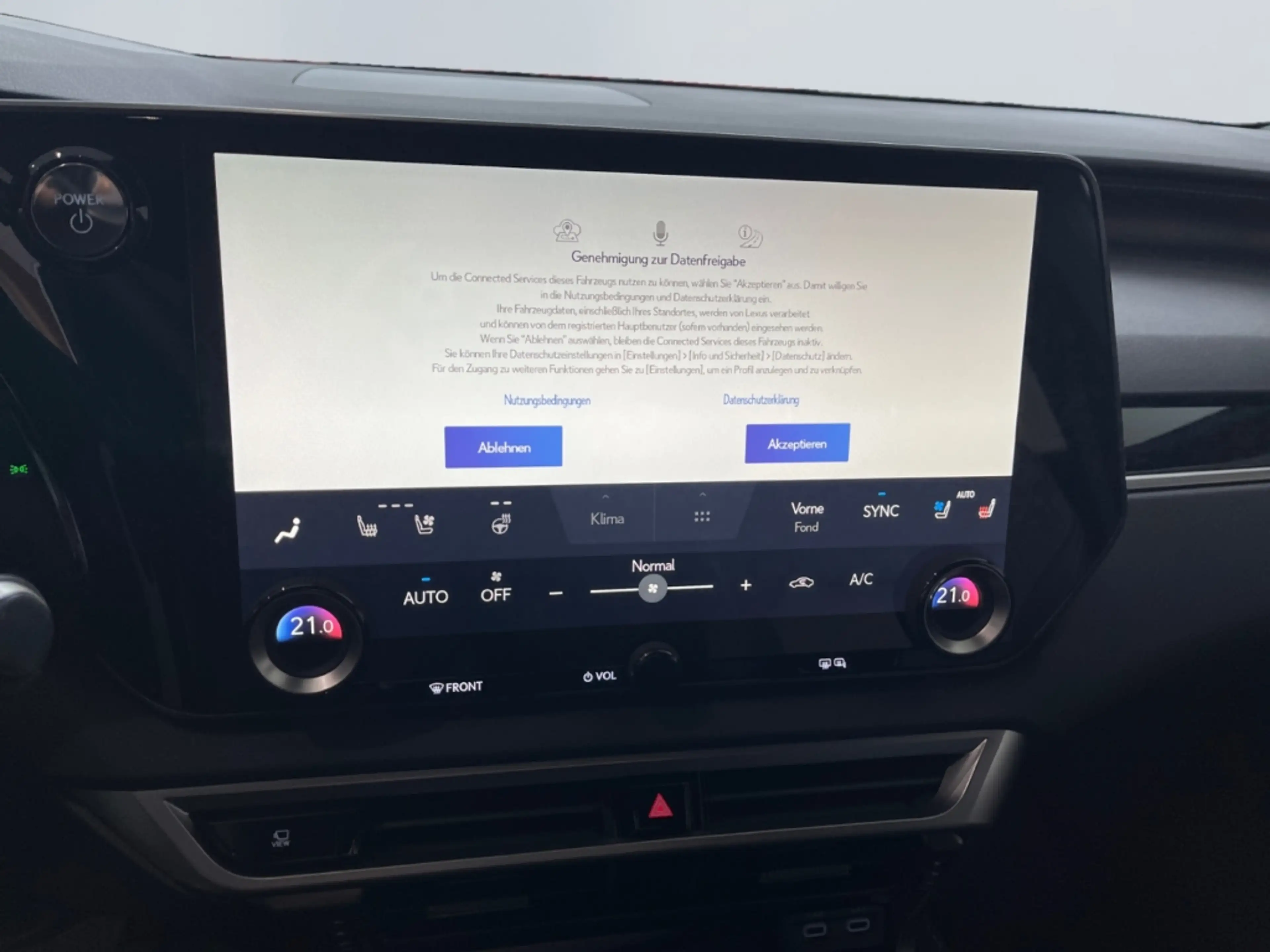 Lexus RX 450h + 2,5 l E-CVT, 4x4 Plug-in 5-Türer EXECUTIVE — photo 12