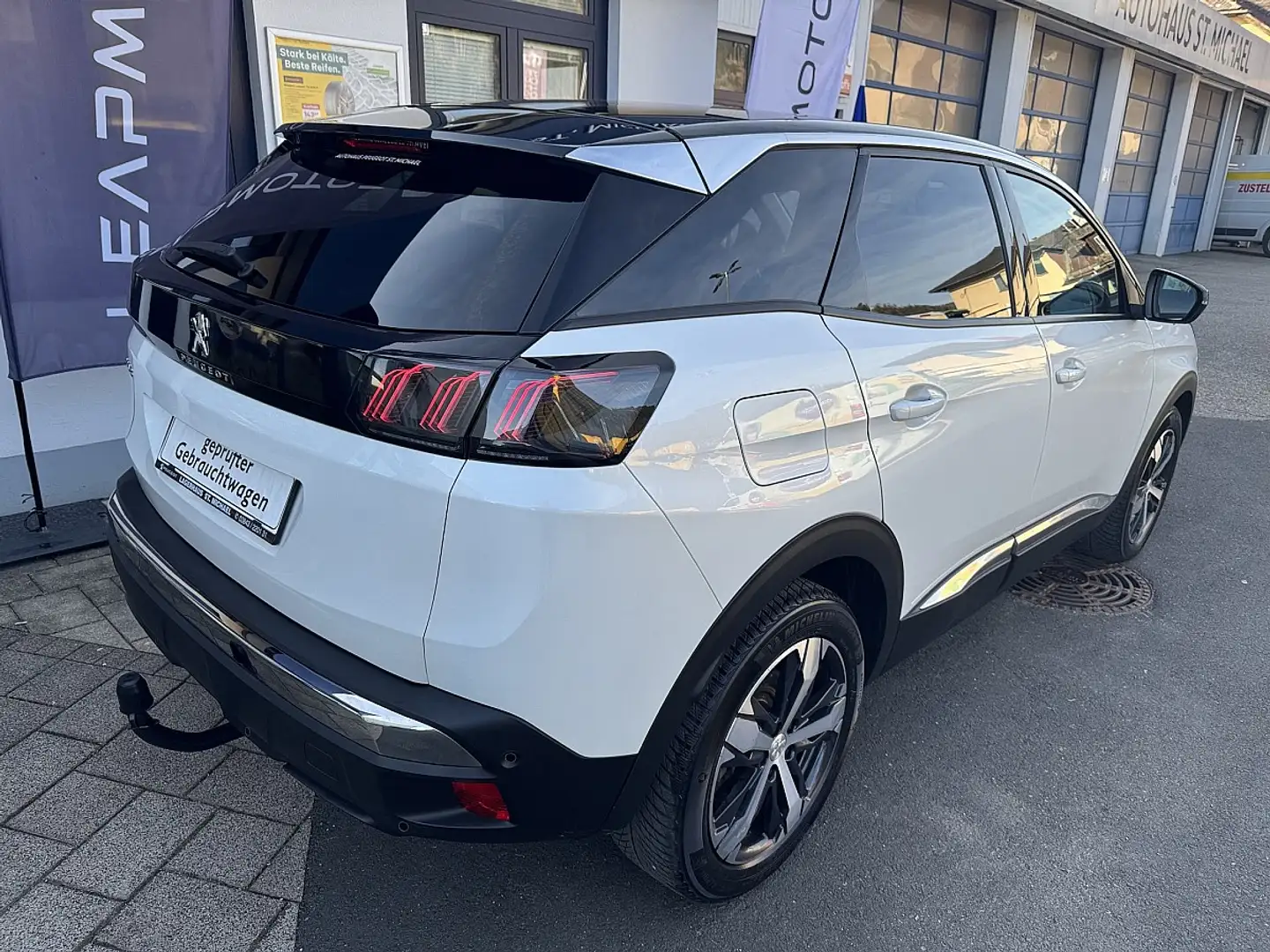 Peugeot 3008 PureTech 130 EAT8 Allure Pack Weiß - 2
