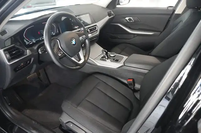 BMW 3 Series view 13