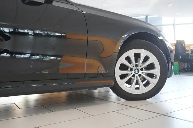 BMW 3 Series view 7