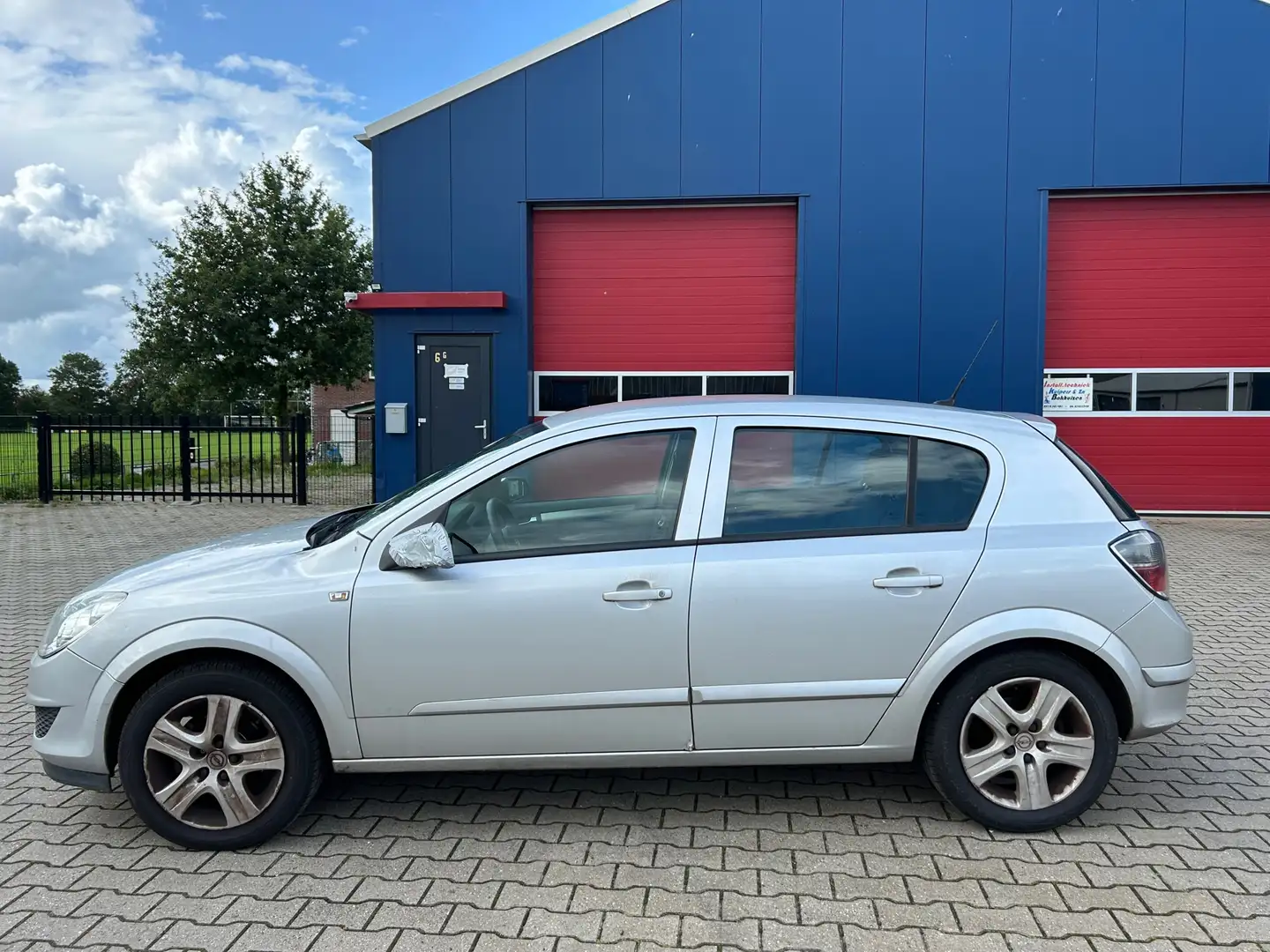 Opel Astra 1.6 Executive Airco siva - 2