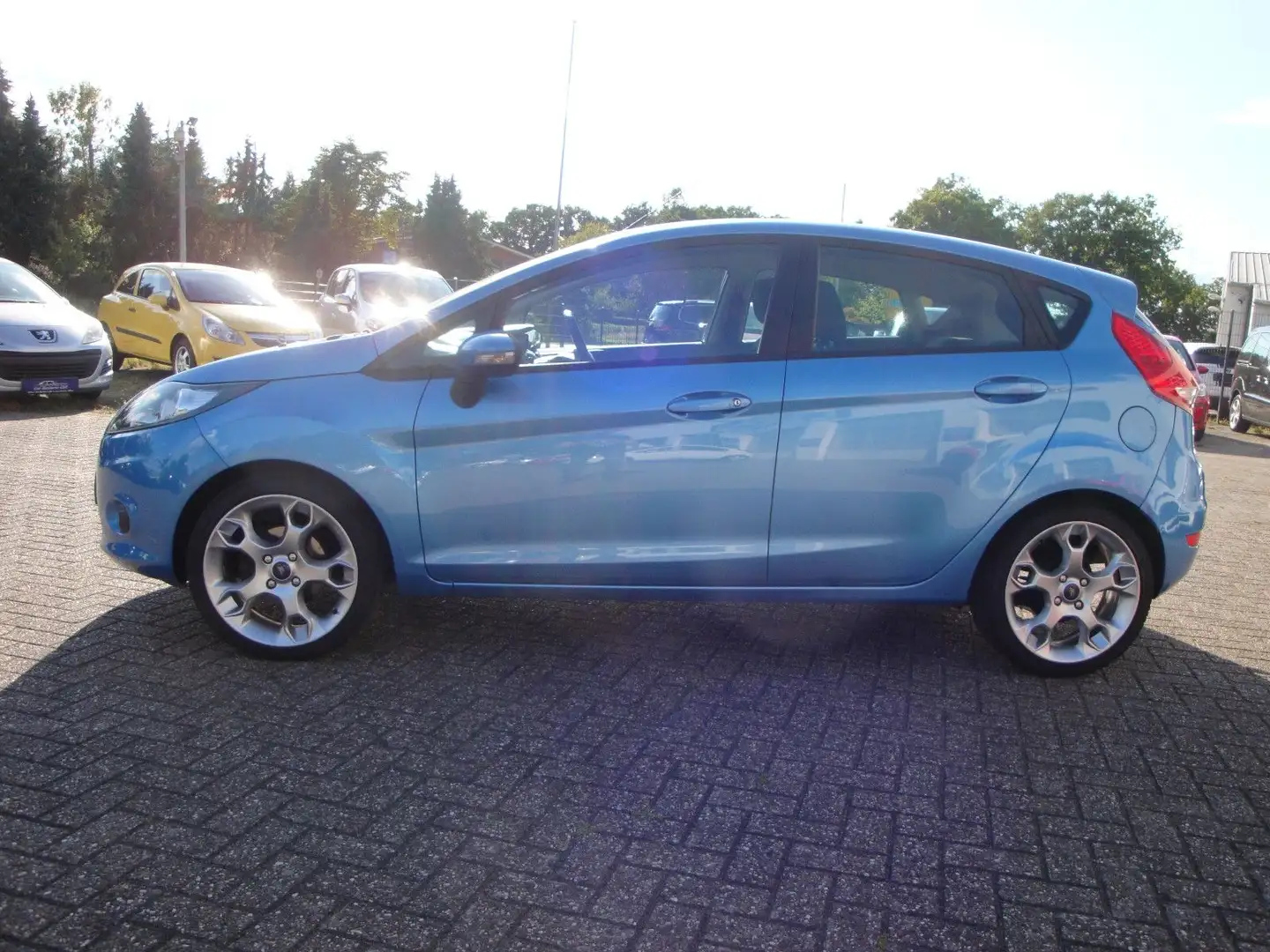 Ford Fiesta Trend Bleu - 2