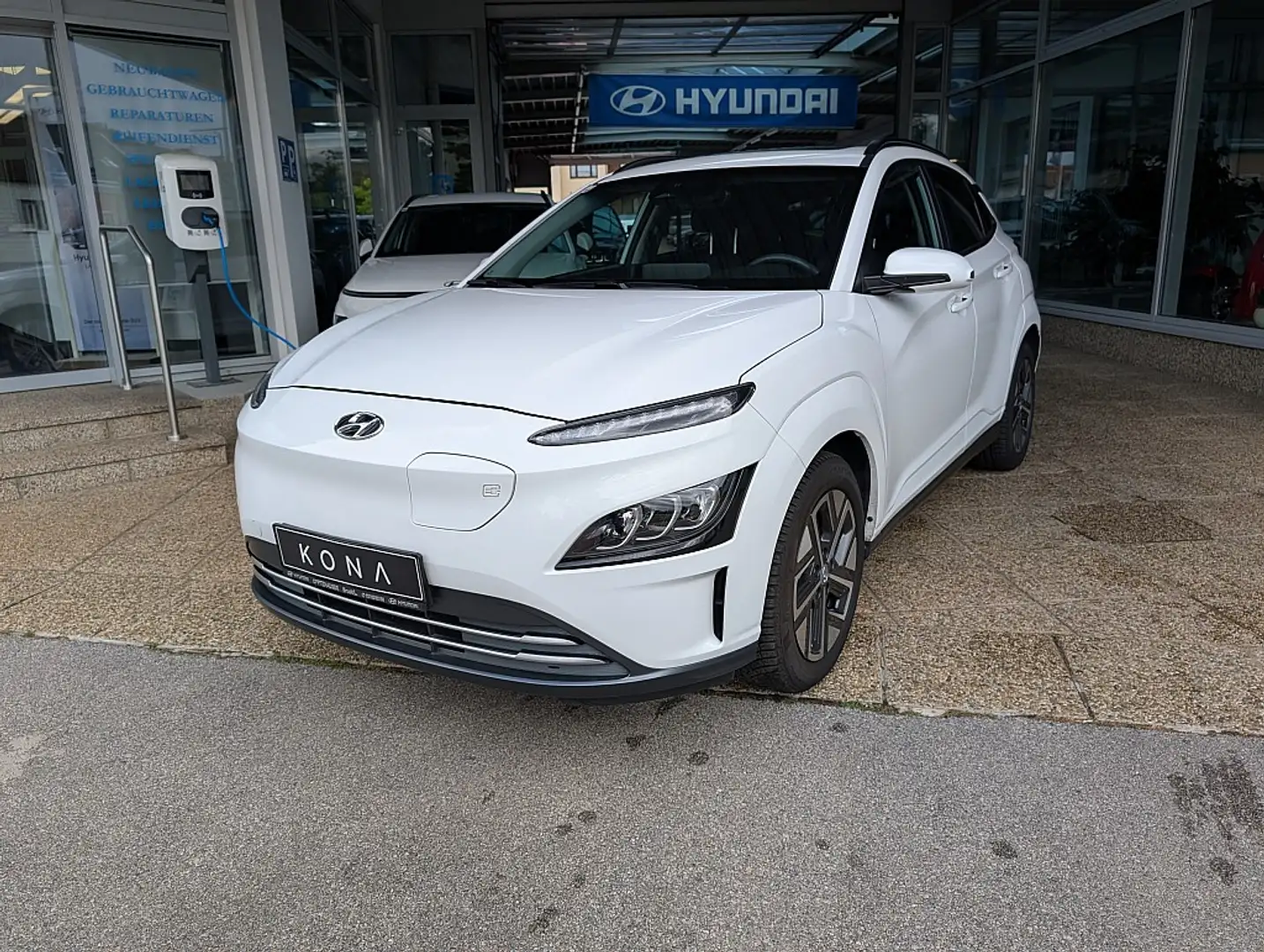 Hyundai KONA Kona Elektro 64kWh Trend Line Weiß - 1