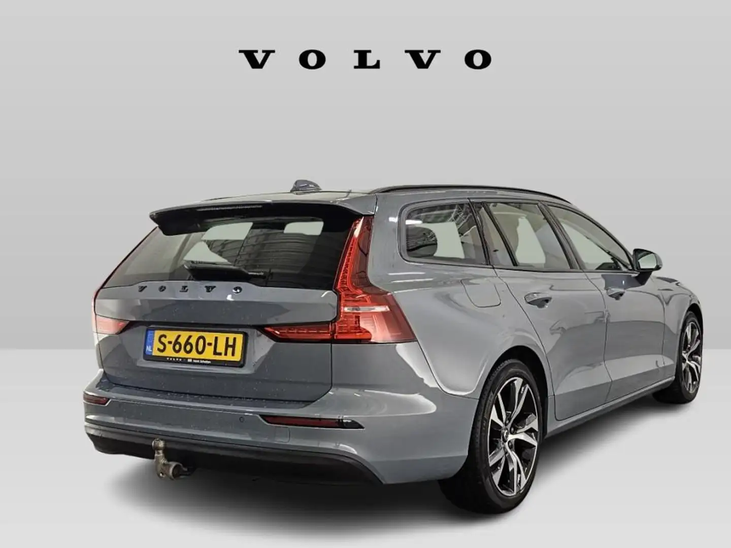 Volvo V60 2.0 B3 Essential | Trekhaak | Parkeersensoren voor Grijs - 2