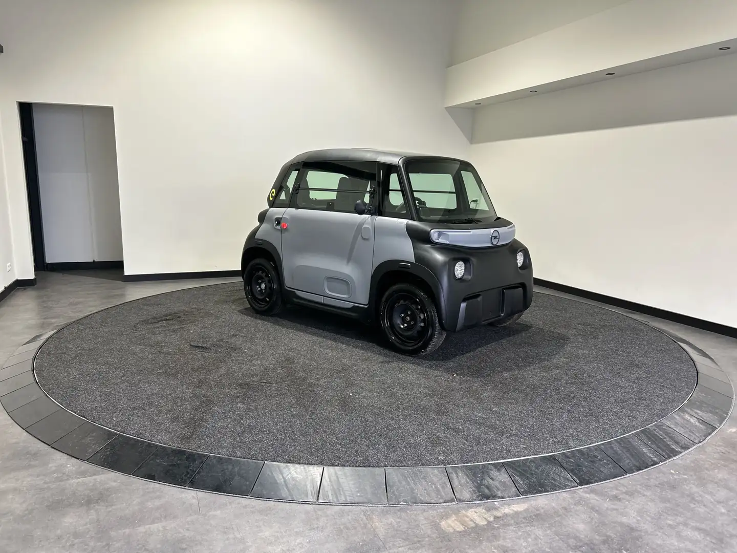 Opel Rocks-e Electric | Panoramadak | 14" Stalen velgen | Wordt Gris - 1