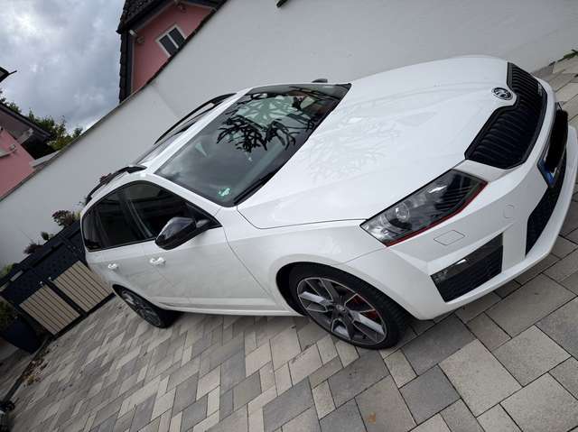 Imagine Skoda Octavia Combi 2.0 TDI (Green tec) DSG RS
