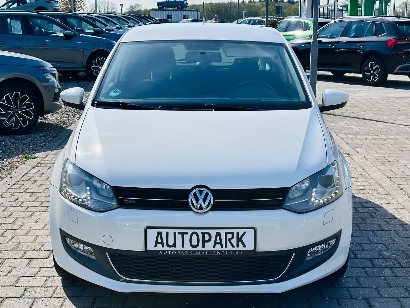 Volkswagen Polo V Highline *DSG*NAVI*Bi-XENON*SHZ*PDC* Weiß - 2