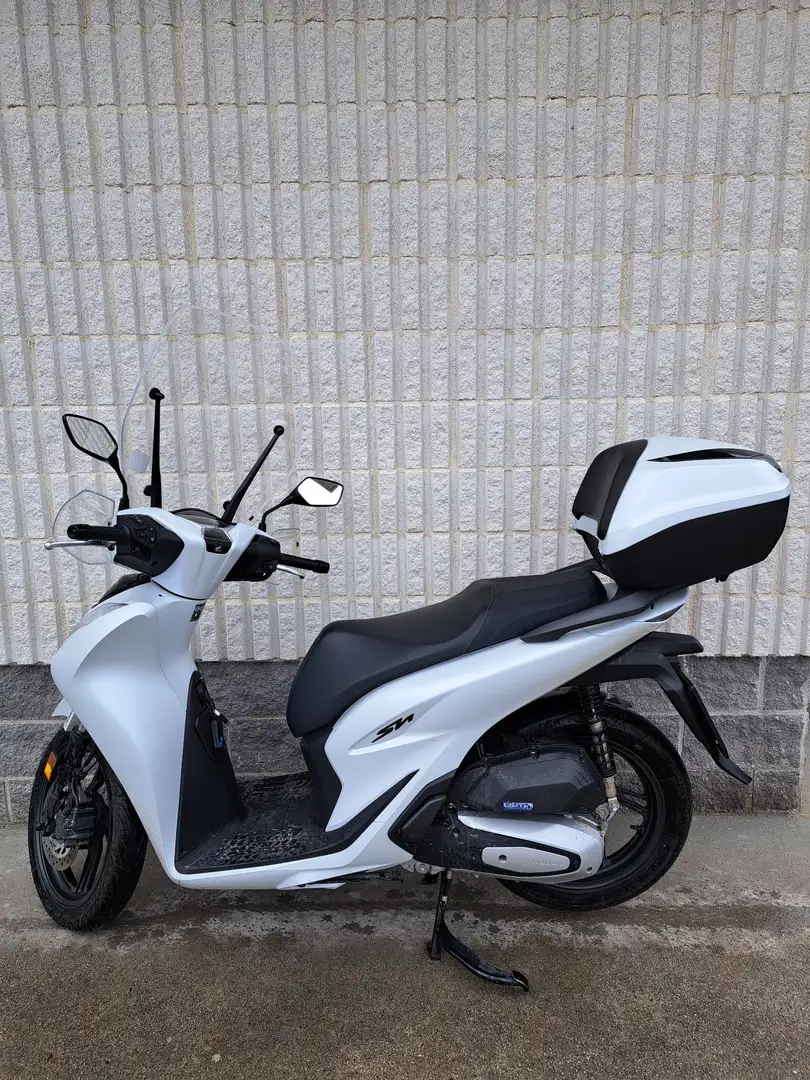 Honda SH 125i Fehér - 2