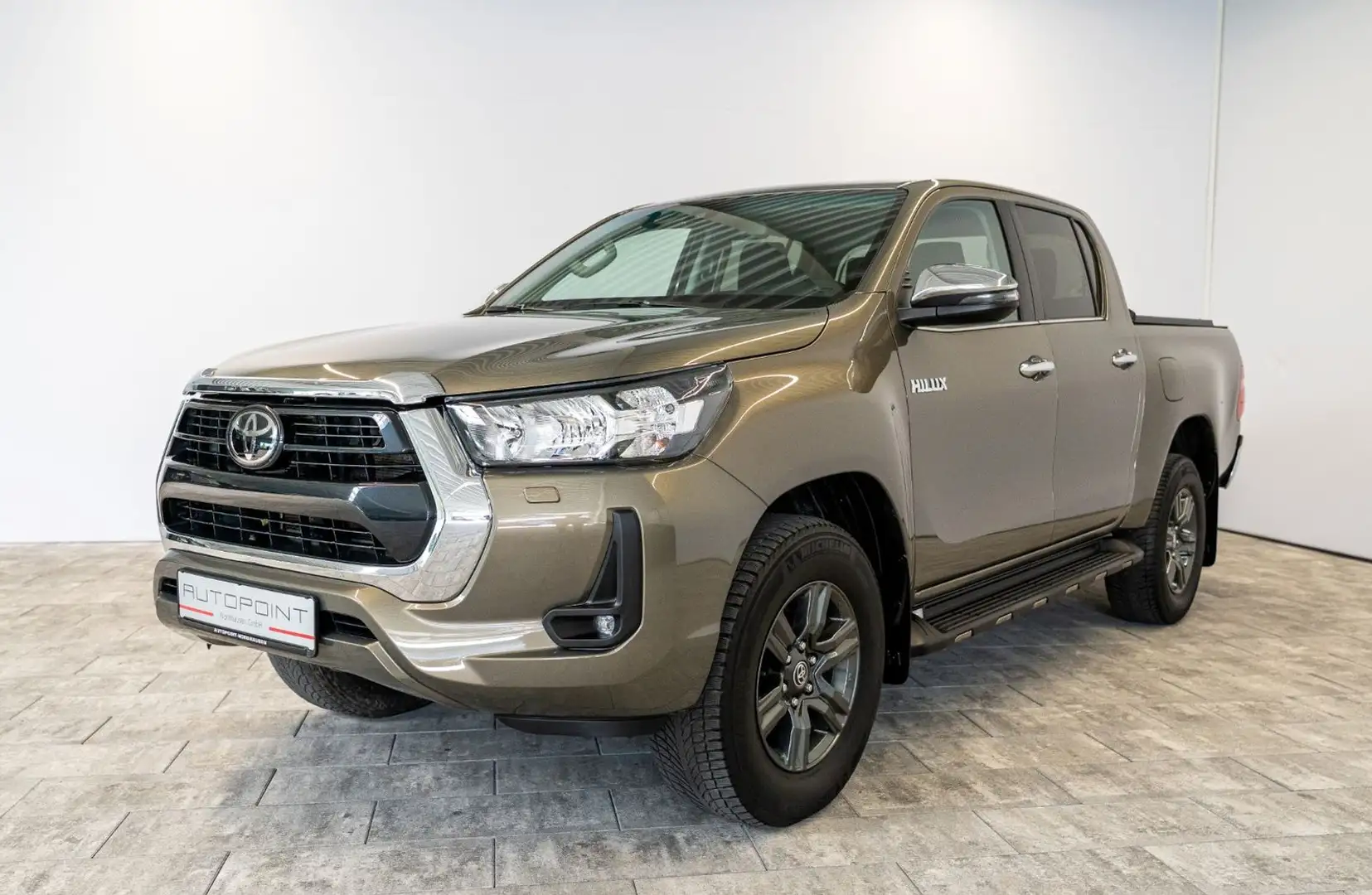 Toyota Hilux 2.8 D-4D 4x4 °RFK°SHZ°AHK°Rollo° Grün - 1