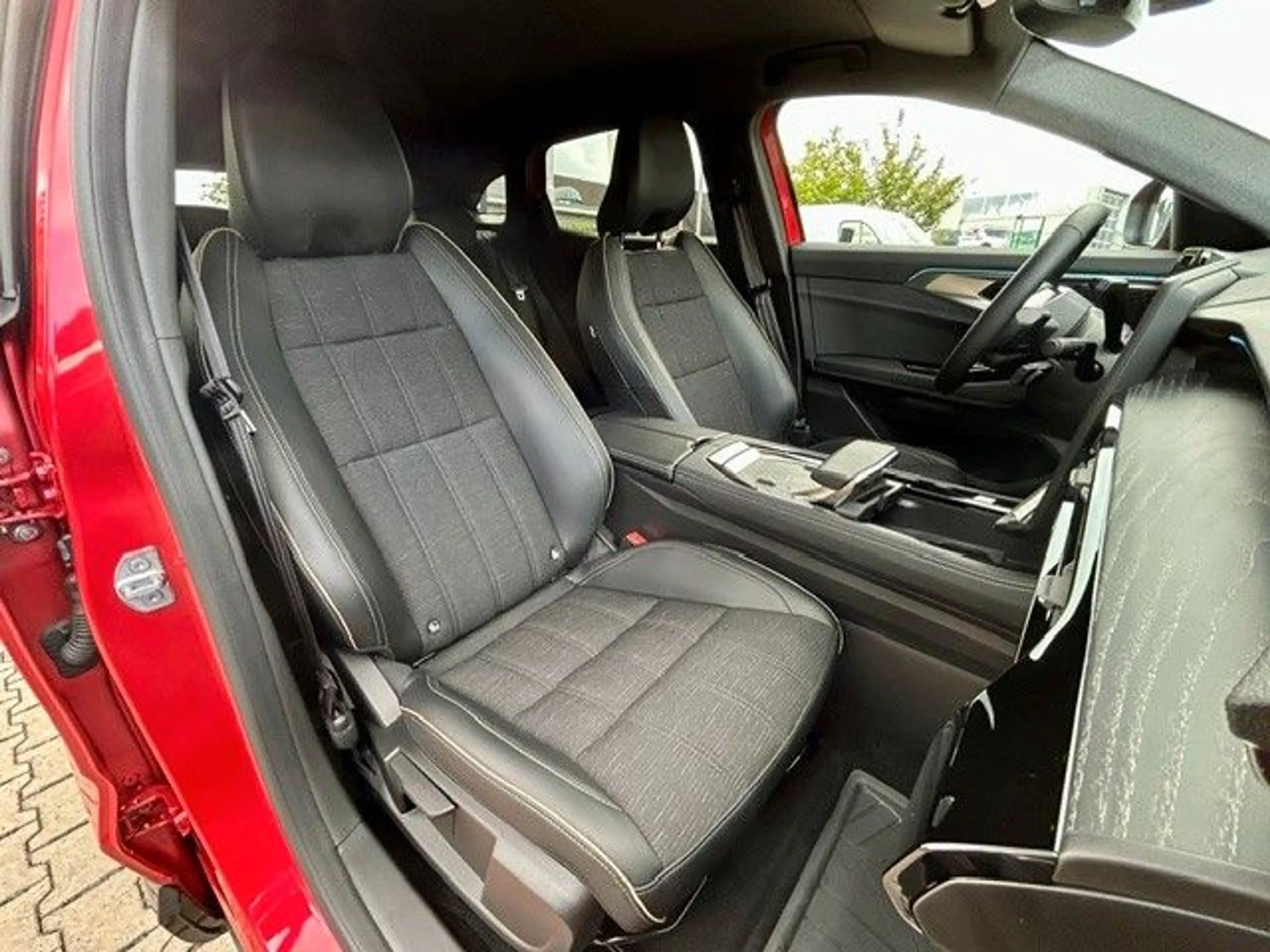 Renault Austral Iconic E-Tech Full Hybrid 200 — photo 13