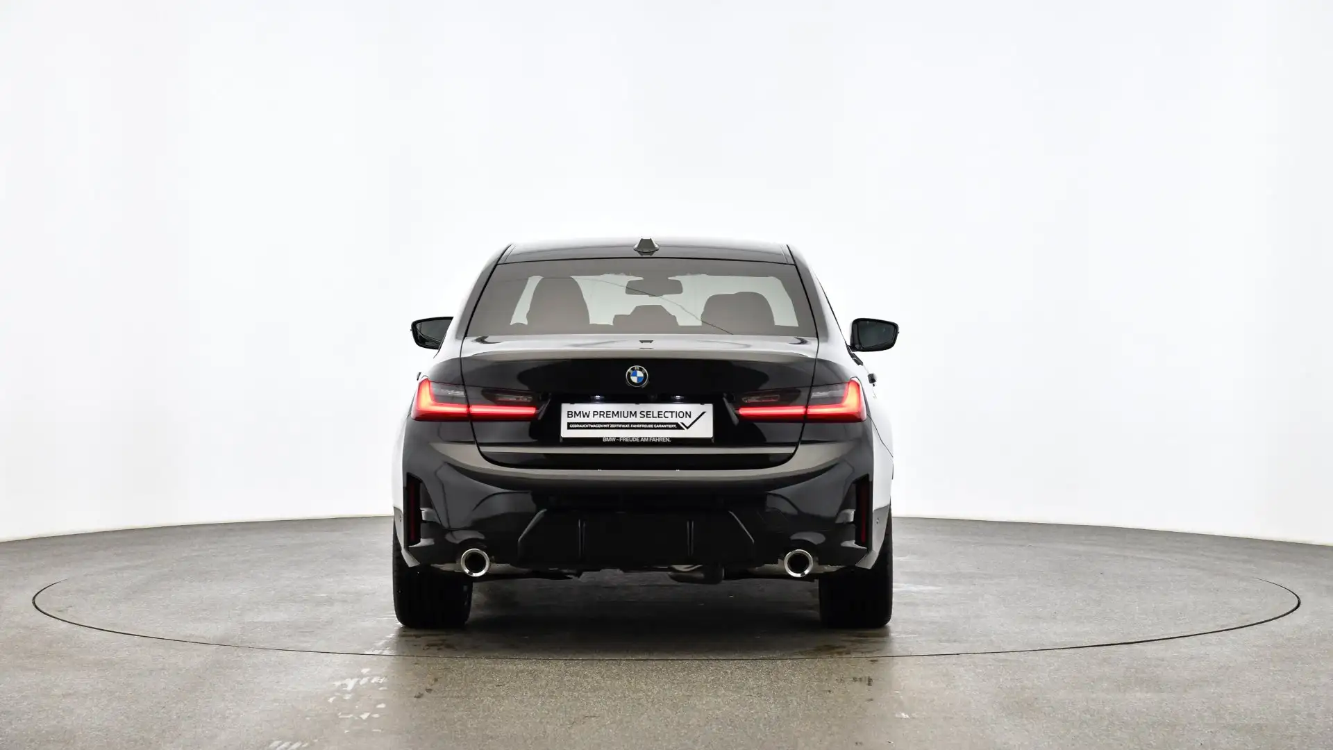 BMW 320 d xDrive Schwarz - 2