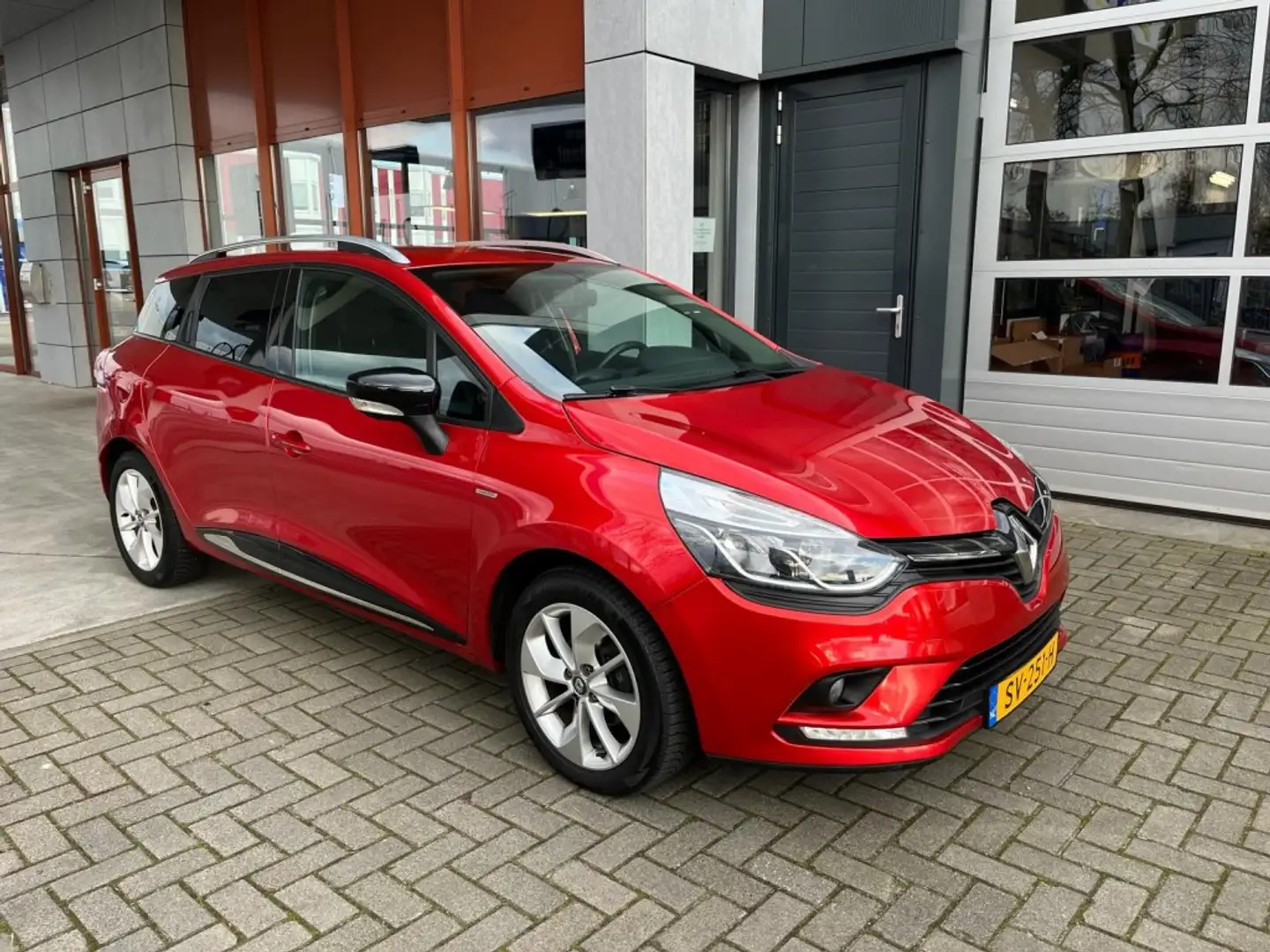 Renault Clio 0.9 TCE LIMITED Rood - 1